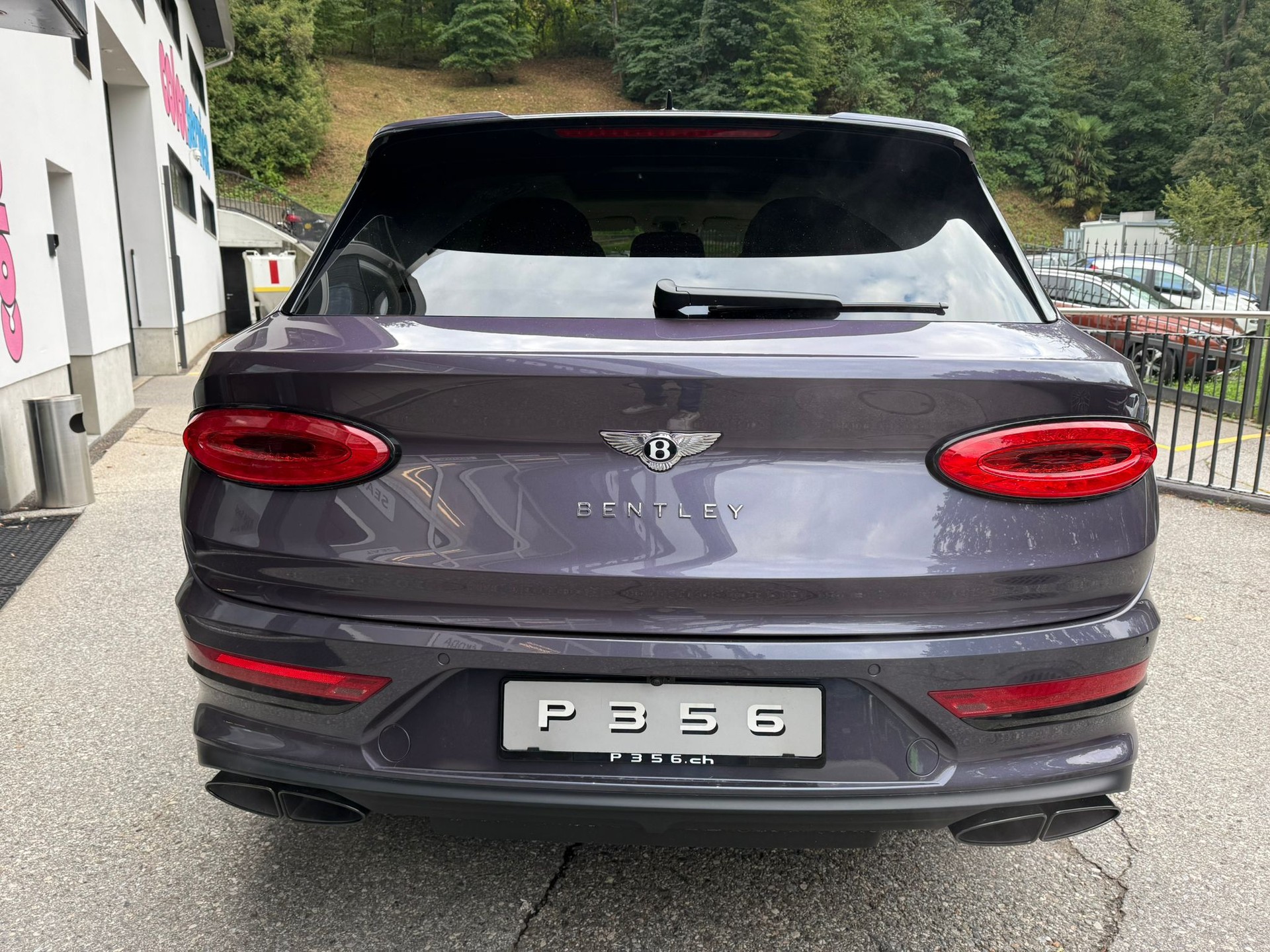 BENTLEY Bentayga EWB V8-image-5