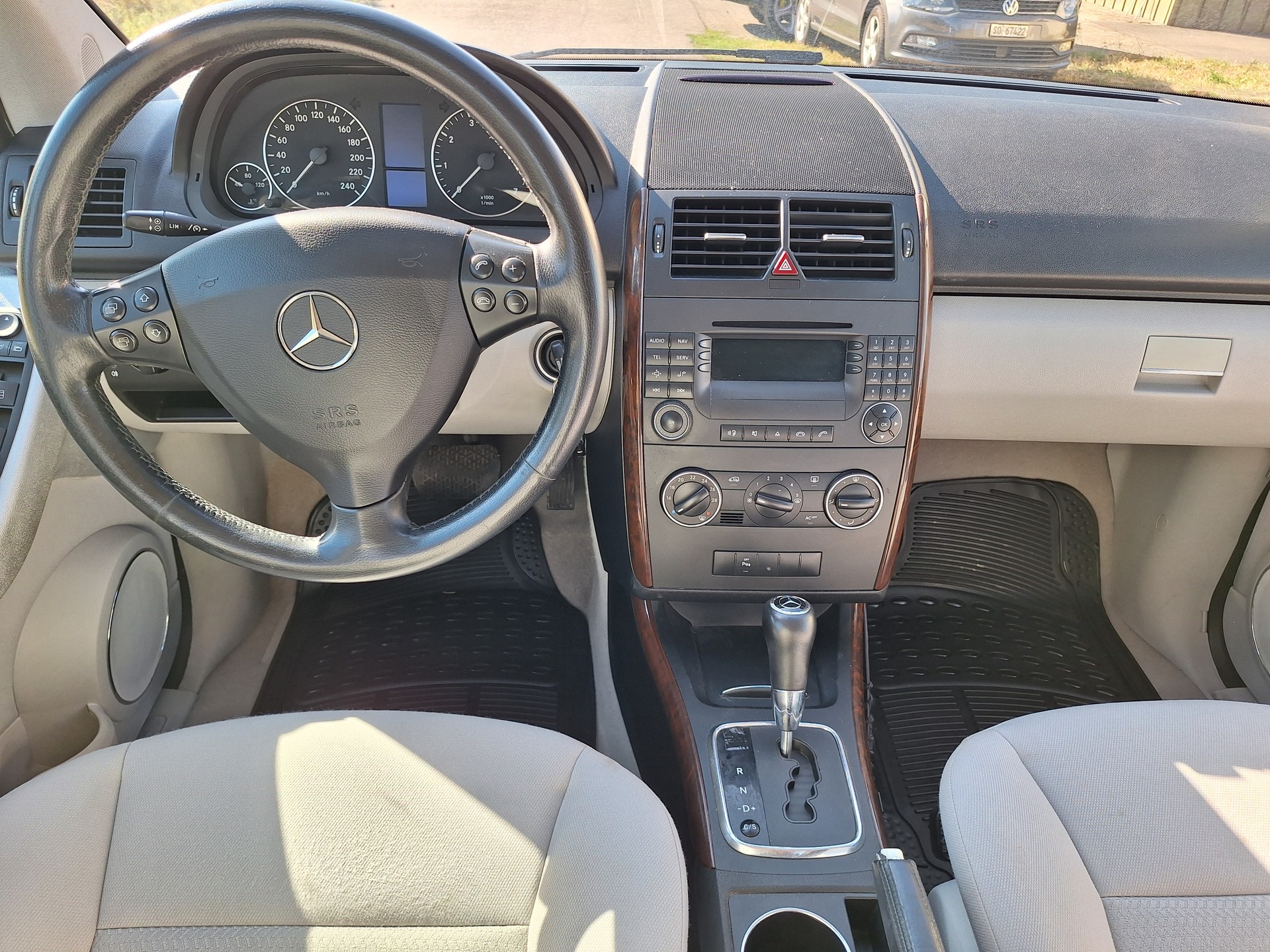 MERCEDES-BENZ A 200 Classic-image-10