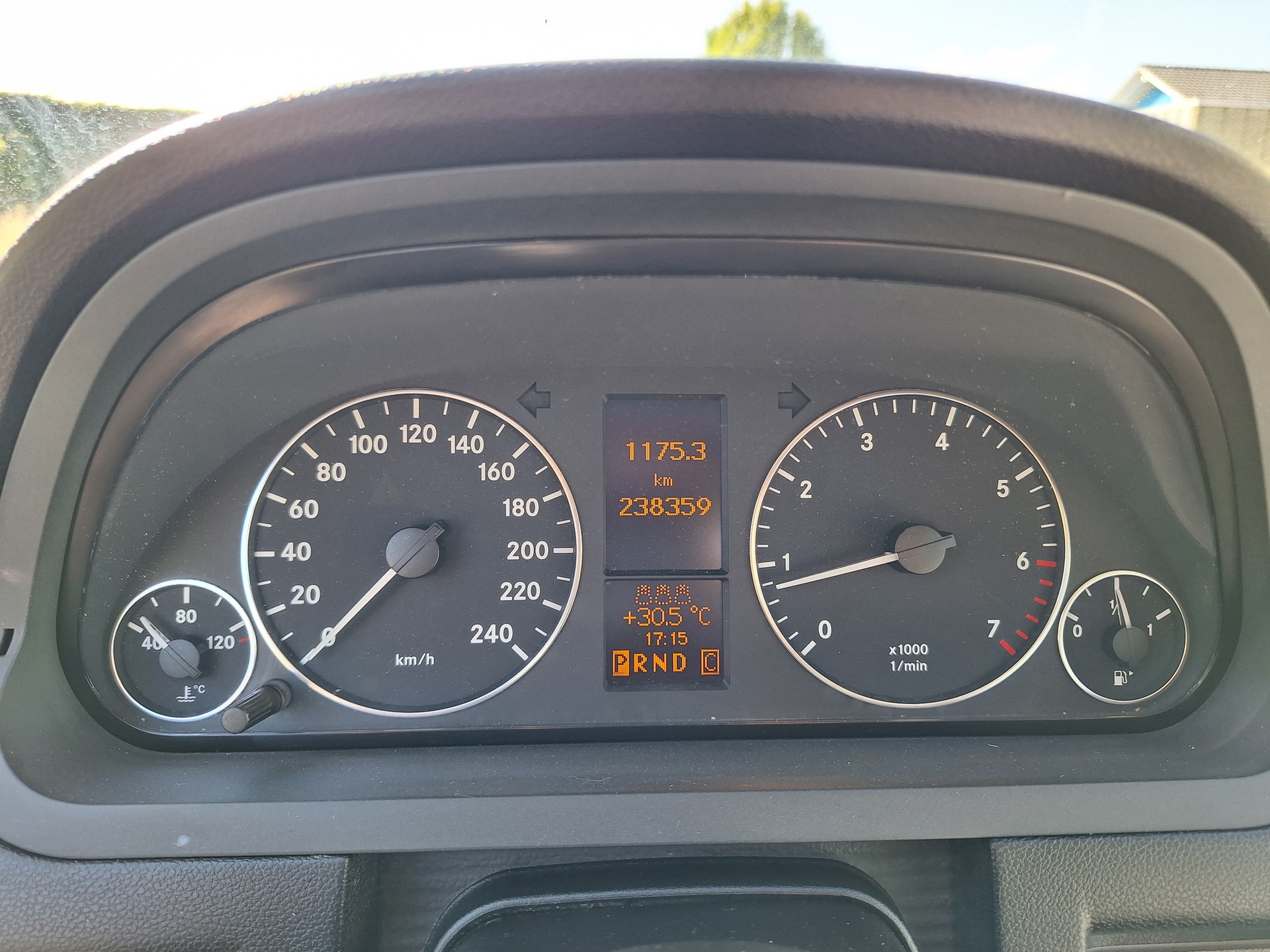 MERCEDES-BENZ A 200 Classic-image-11