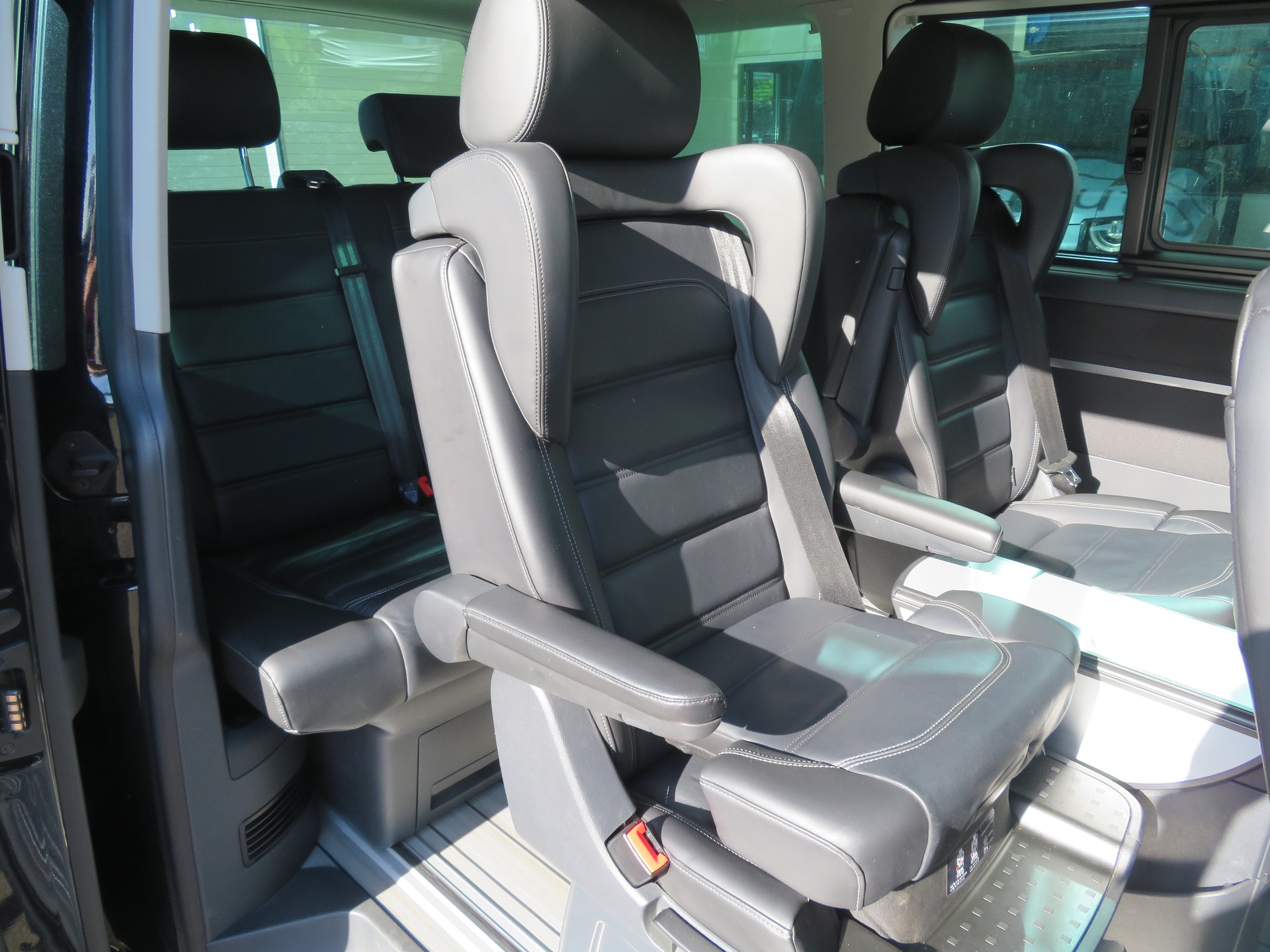 VW T6.1 Multivan 2.0 Bi-TDI "Highline" 4Motion DSG-image-13