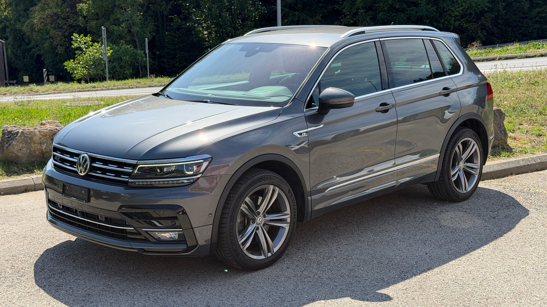 VW Tiguan 2.0TSI R-Line 4Motion DSG-image-2
