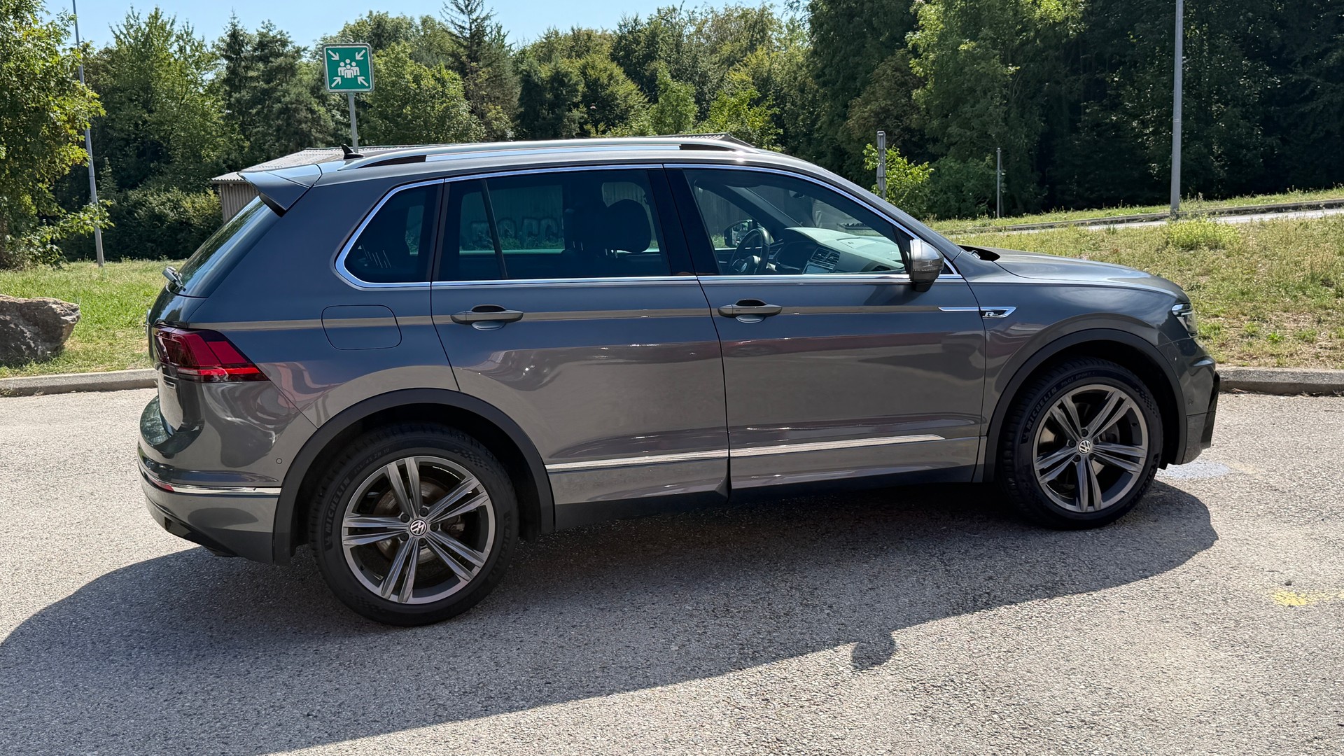 VW Tiguan 2.0TSI R-Line 4Motion DSG-image-5