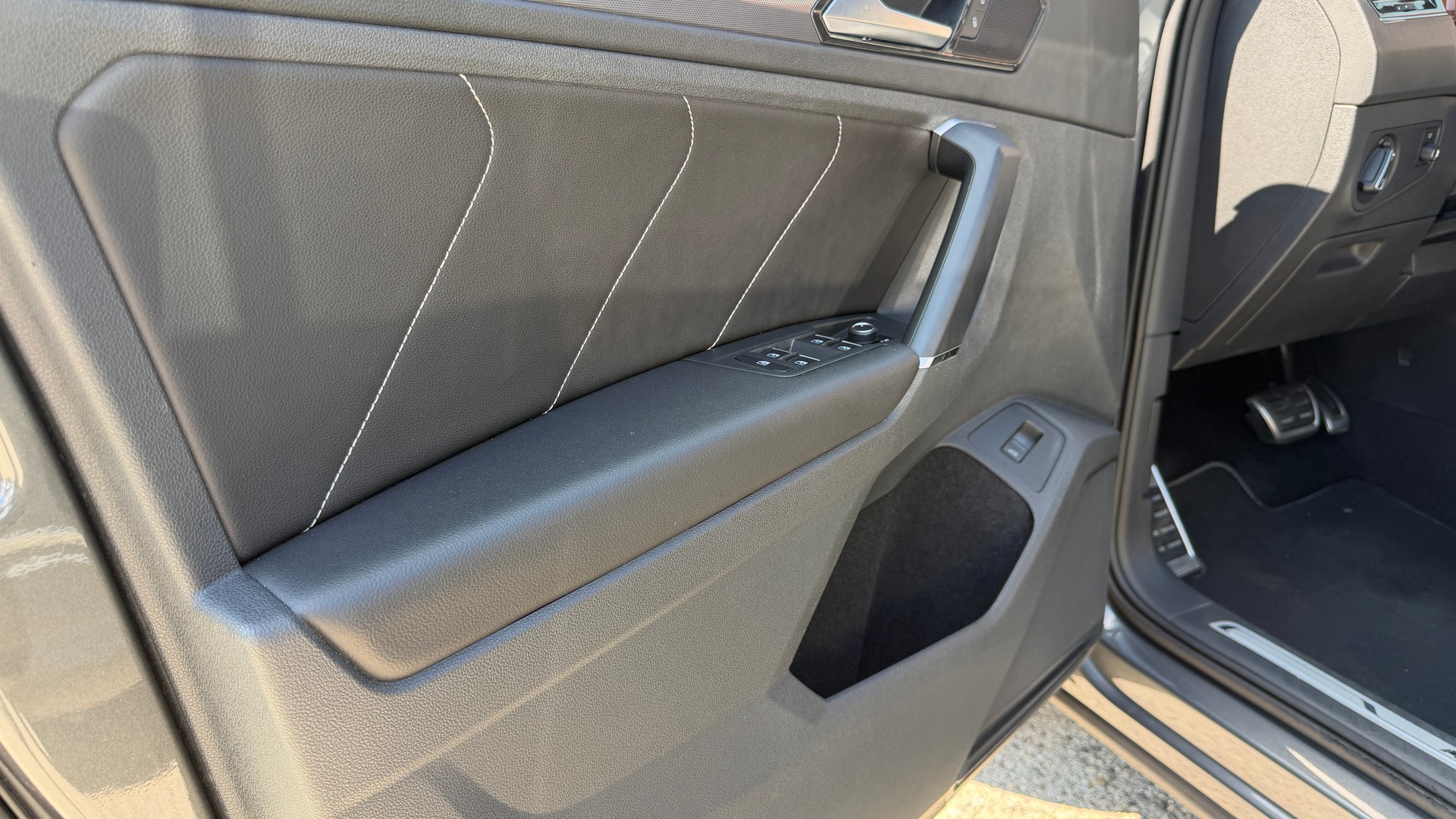 VW Tiguan 2.0TSI R-Line 4Motion DSG-image-11