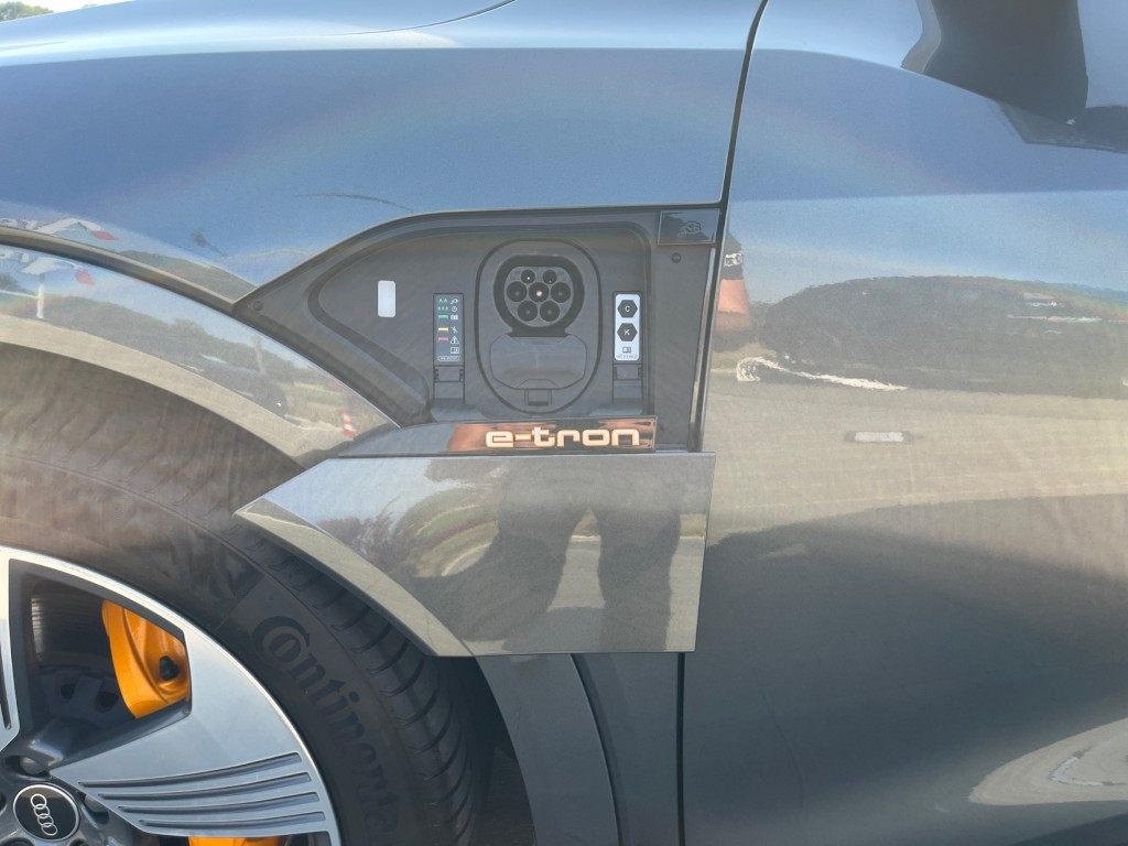 AUDI e-tron 50 S Line quattro-image-22