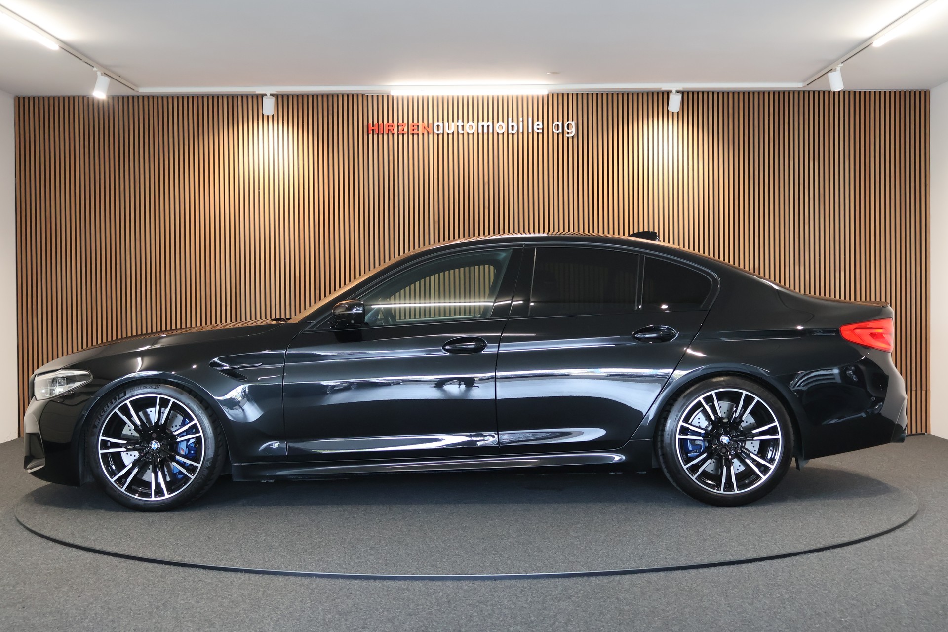BMW M5 xDrive Drivelogic-showroom-element-1