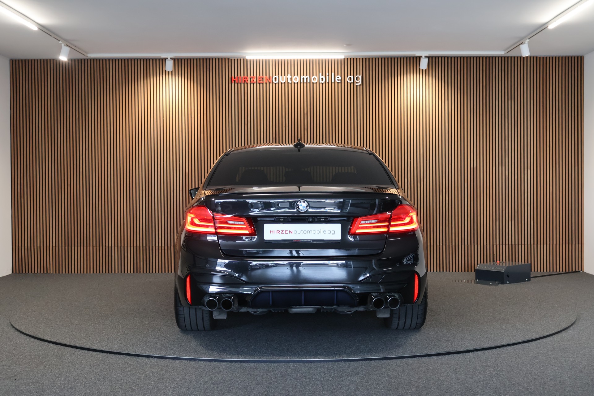 BMW M5 xDrive Drivelogic-showroom-element-3