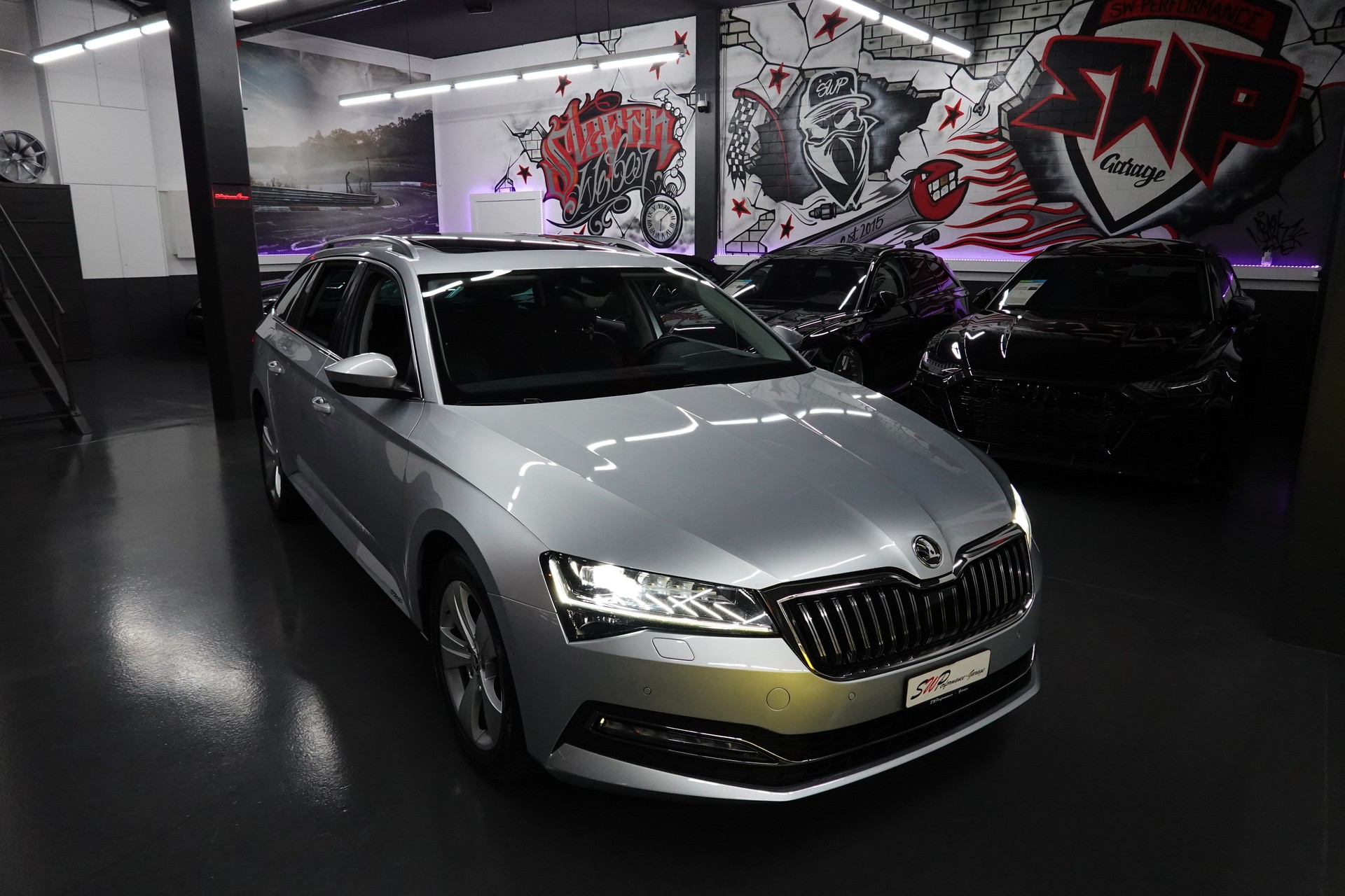 SKODA SUPERB COMBI 2.0 TDI SILVER AMBITION 4x4 DSG CH-FZ SEHR SPARSAM VIEL PLATZ-image-43