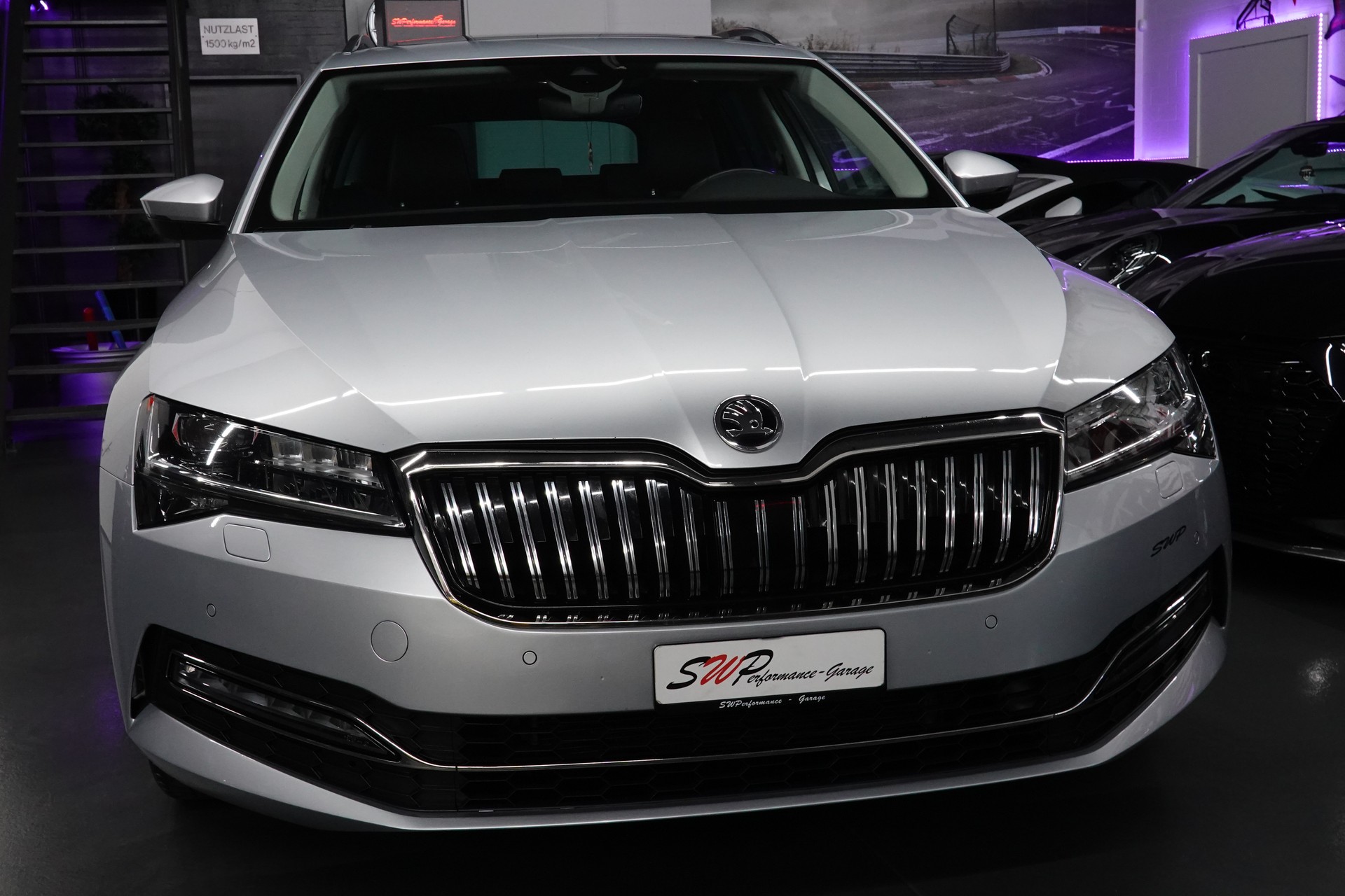 SKODA SUPERB COMBI 2.0 TDI SILVER AMBITION 4x4 DSG CH-FZ SEHR SPARSAM VIEL PLATZ-image-15