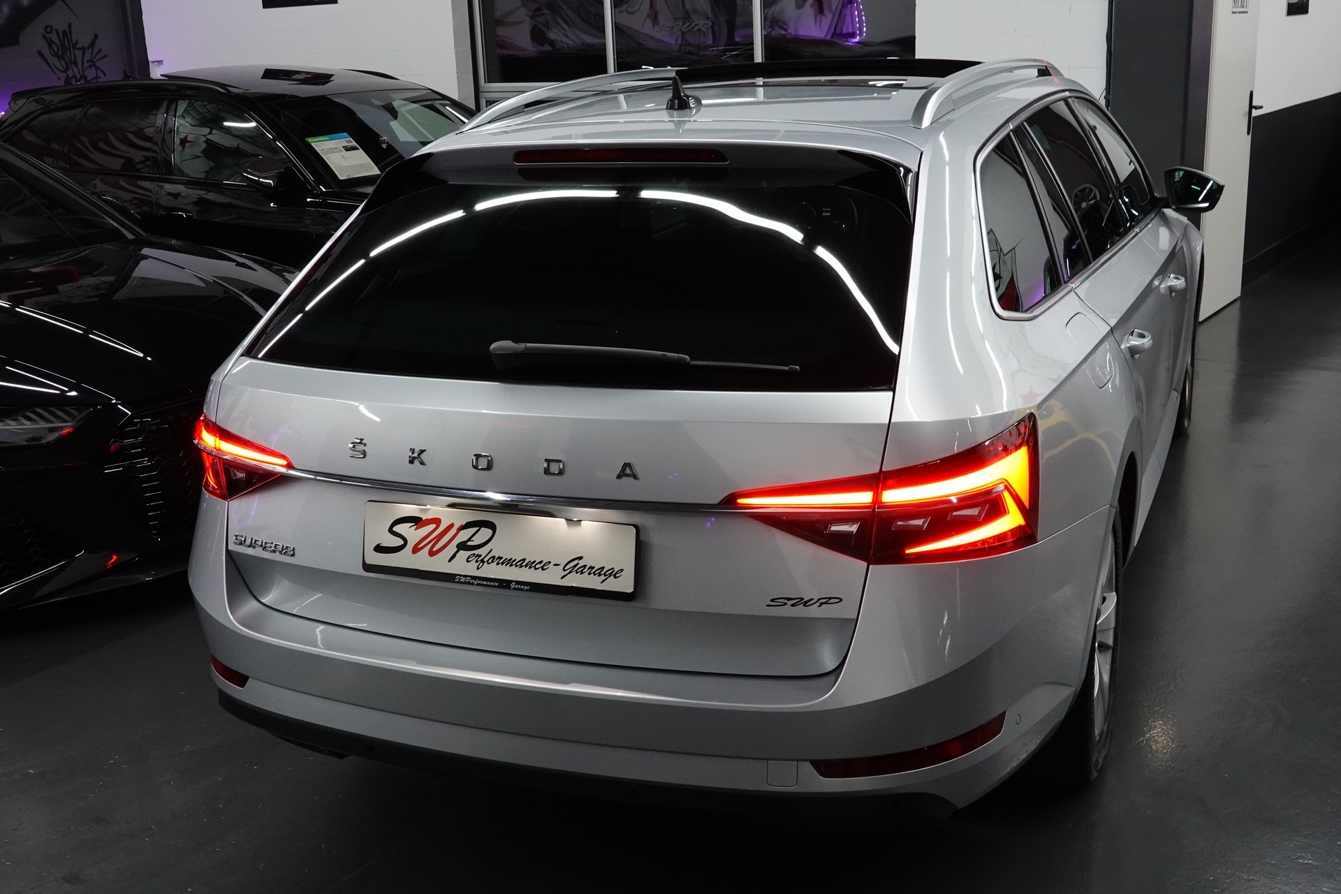 SKODA SUPERB COMBI 2.0 TDI SILVER AMBITION 4x4 DSG CH-FZ SEHR SPARSAM VIEL PLATZ-image-20