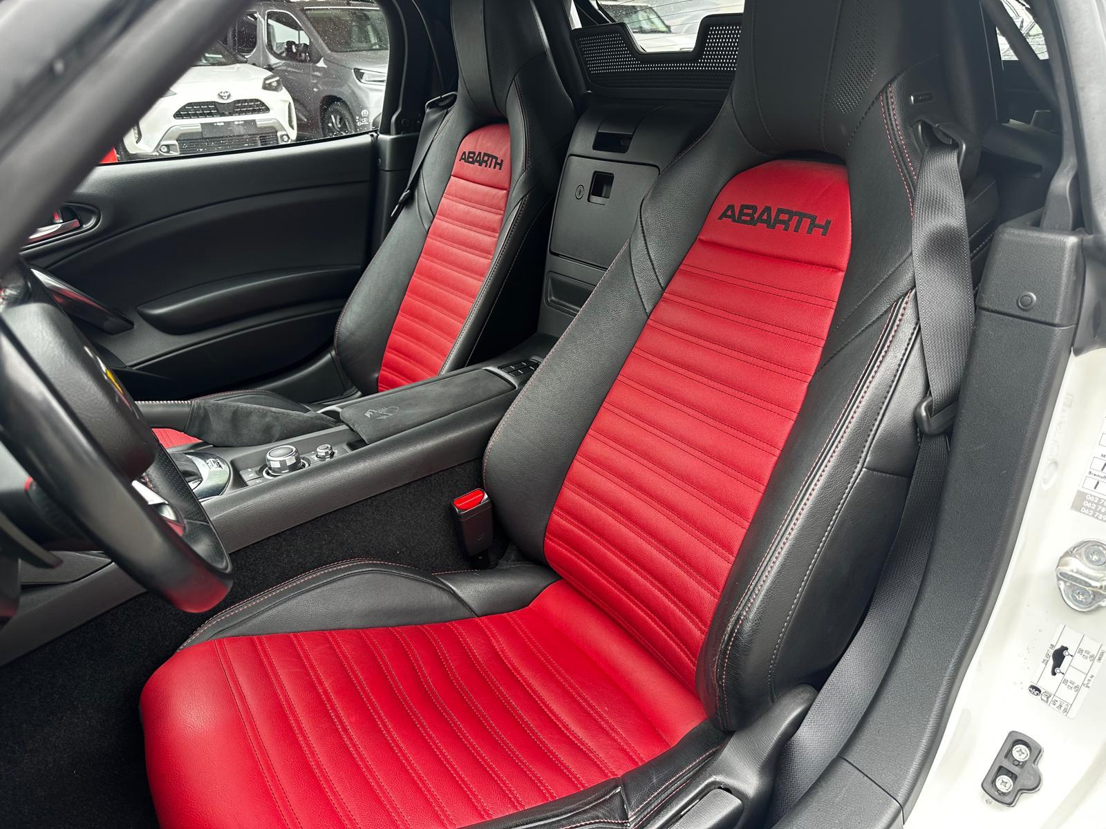 FIAT 124 Abarth Spider 1.4 MultiAir-image-9