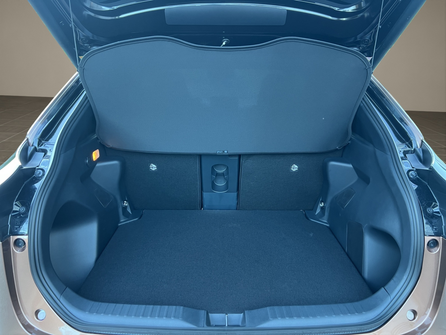 TOYOTA Yaris Cross 1.5 VVT-i HSD Premium AWD-i-image-18