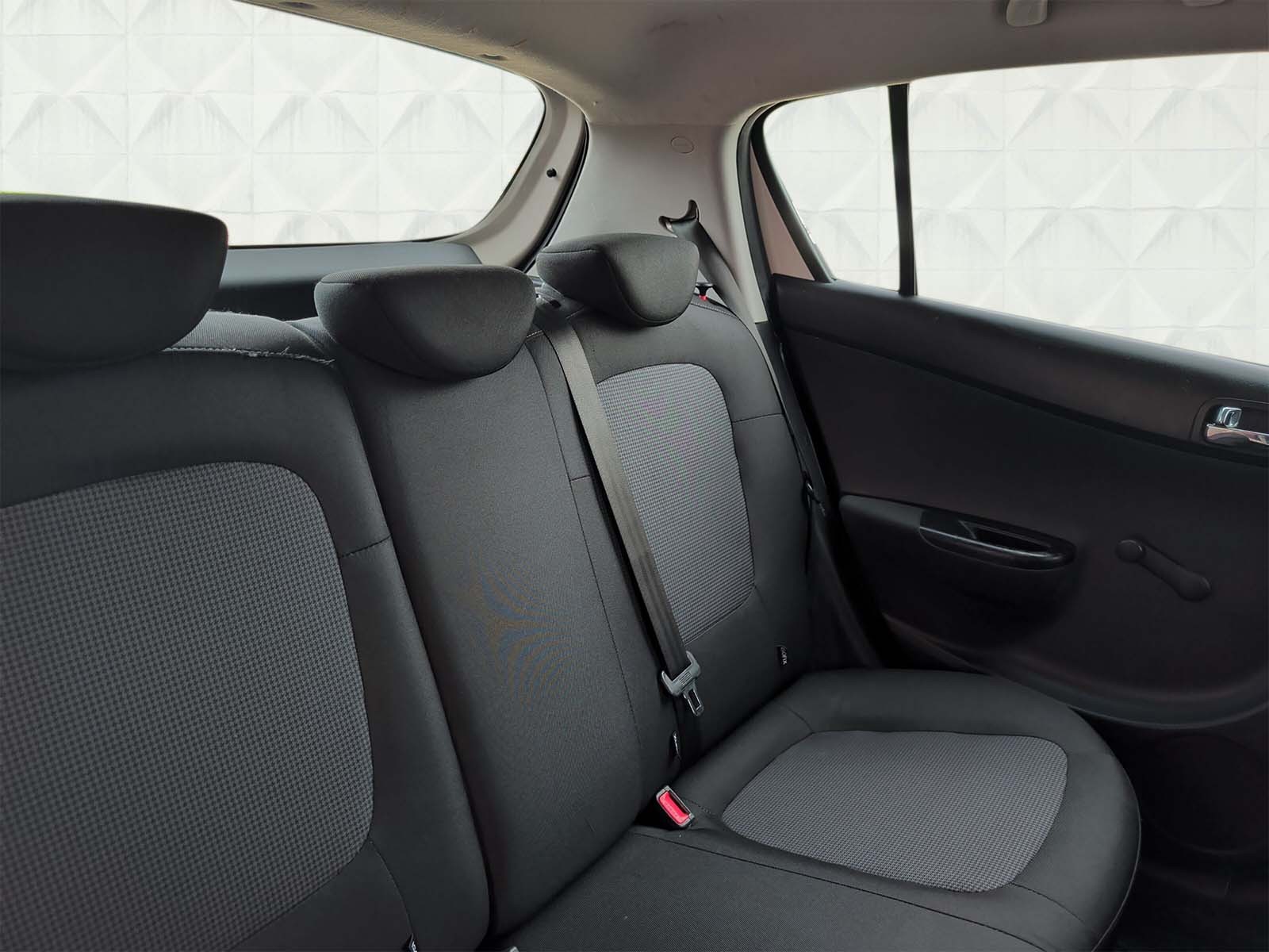HYUNDAI i20 1.2 Comfort-image-11