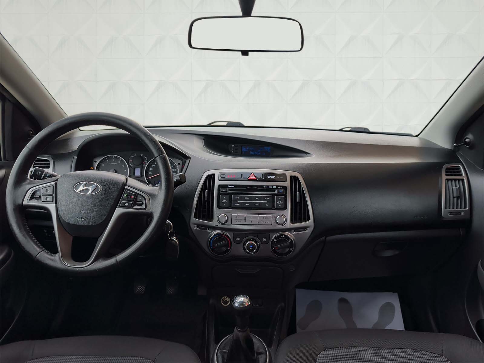 HYUNDAI i20 1.2 Comfort-image-9