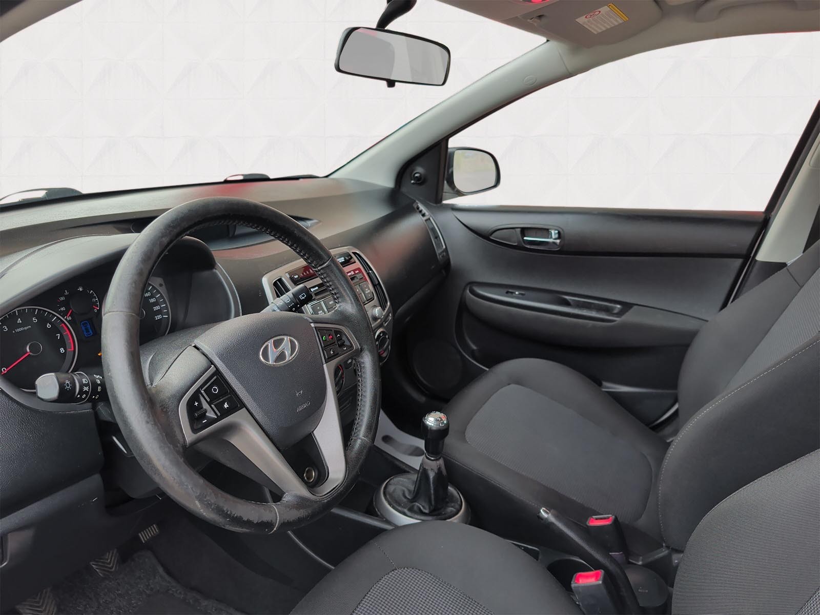 HYUNDAI i20 1.2 Comfort-image-8