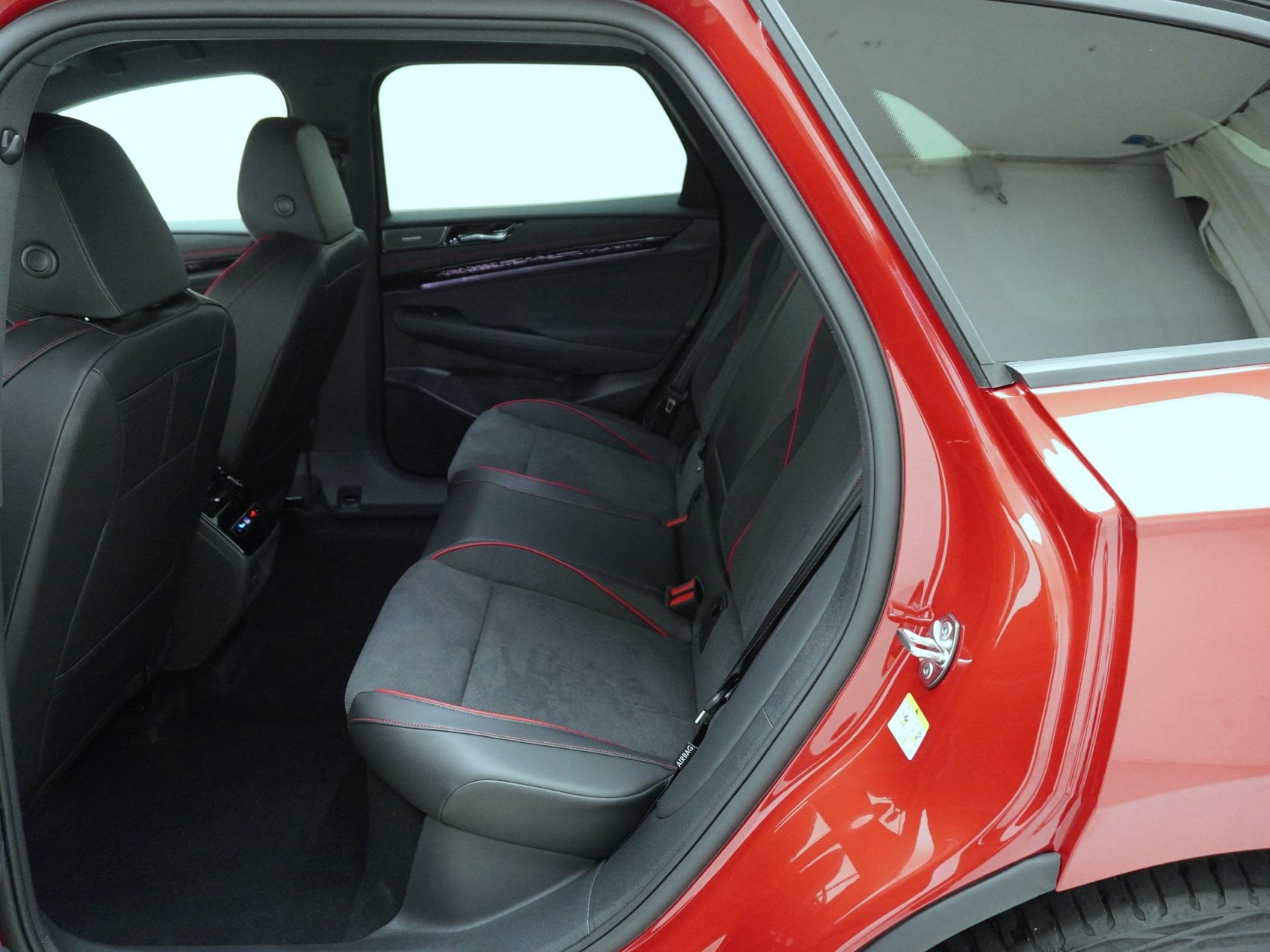 VW ID.7 Tourer 86 kWh GTX 4MOTION-image-14