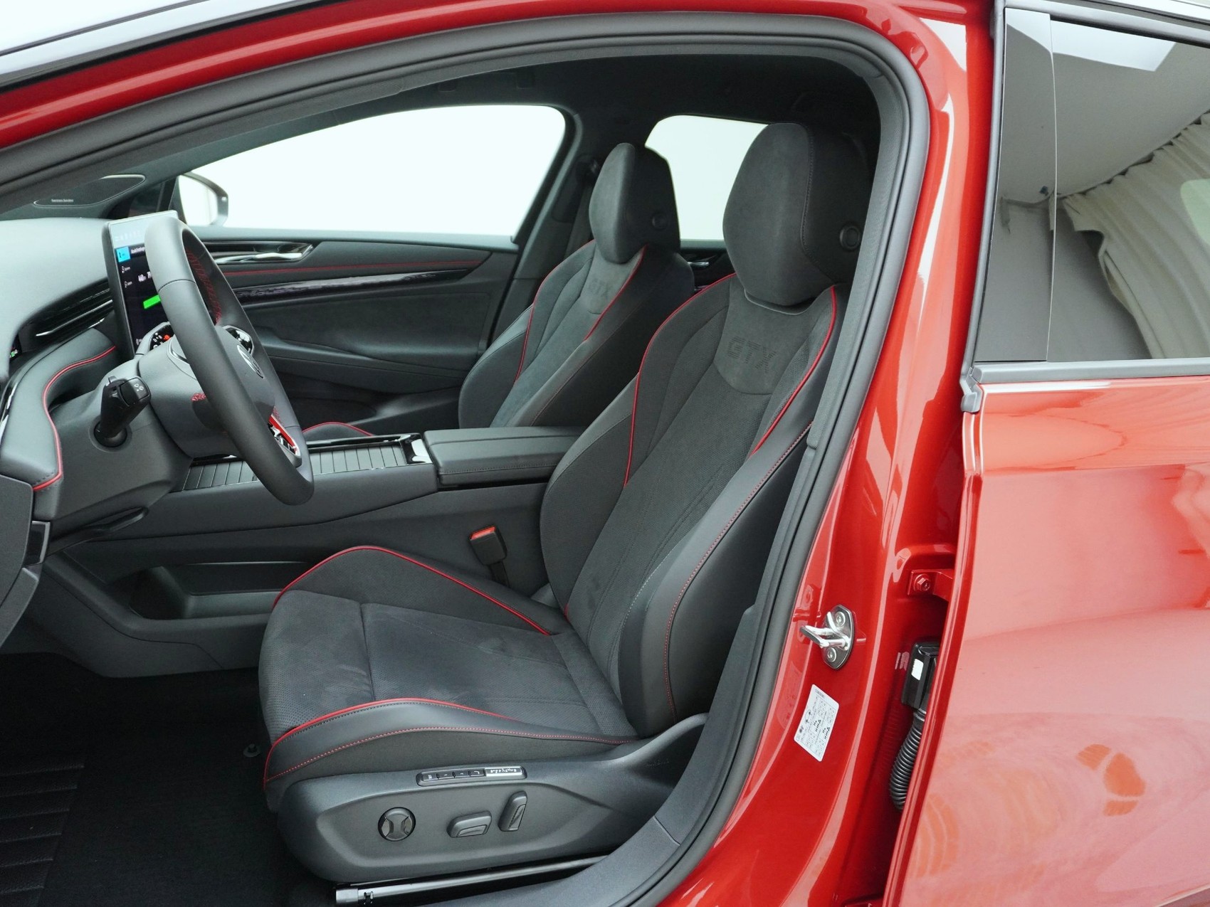 VW ID.7 Tourer 86 kWh GTX 4MOTION-image-12