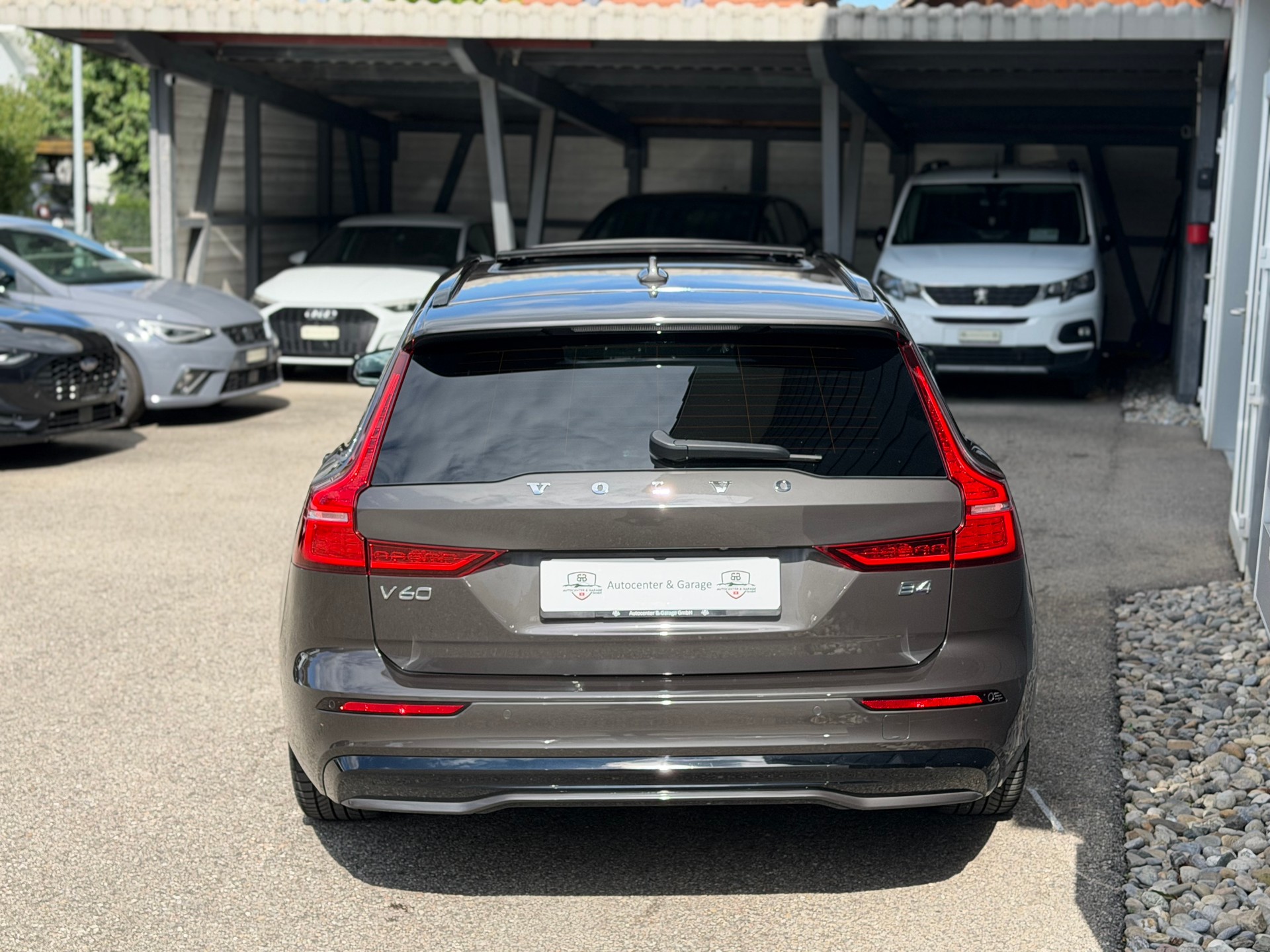 VOLVO V60 B4 Benzin Mild Hybrid Ultra Dark DCT-image-6