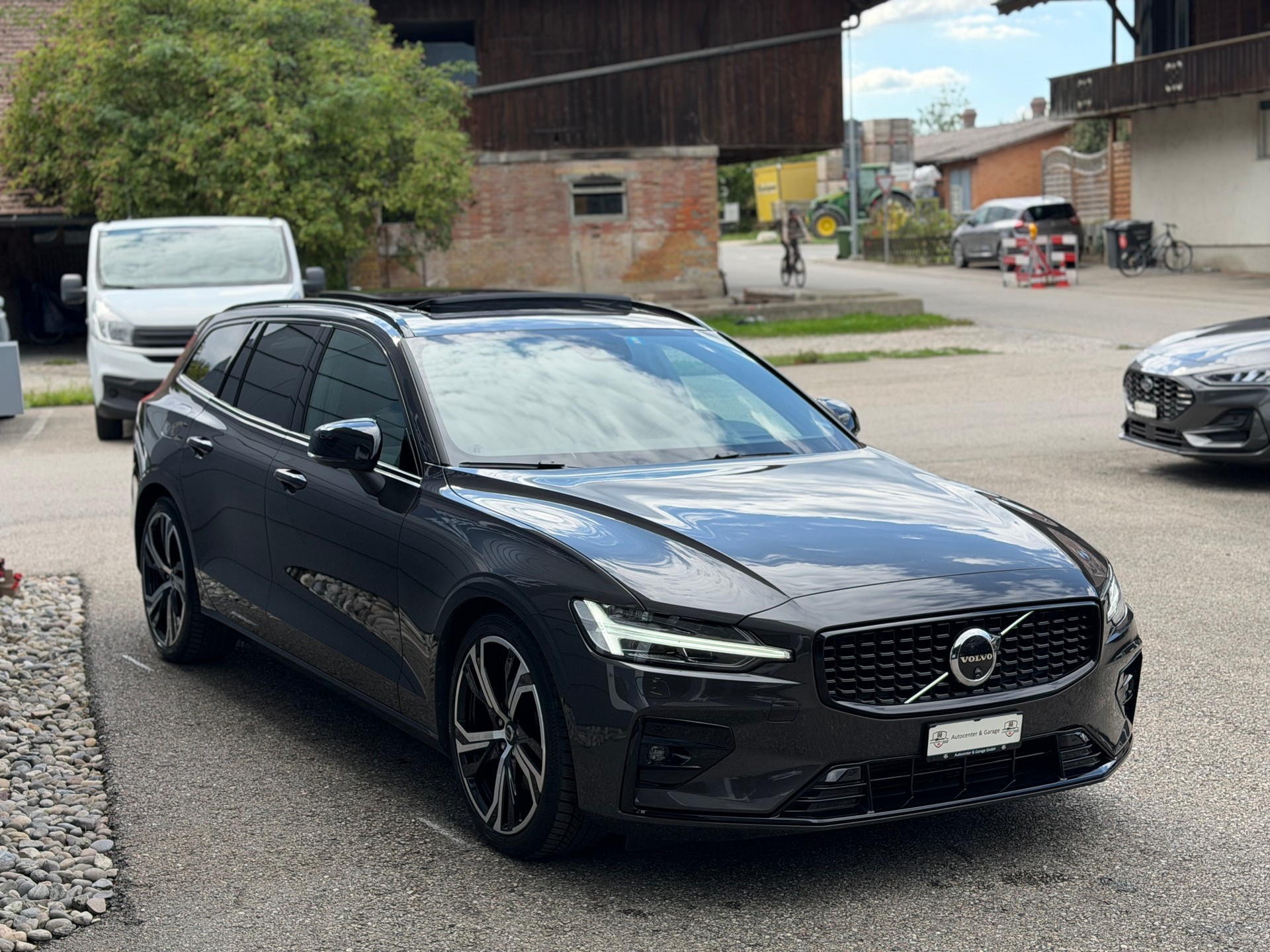 VOLVO V60 B4 Benzin Mild Hybrid Ultra Dark DCT-image-8