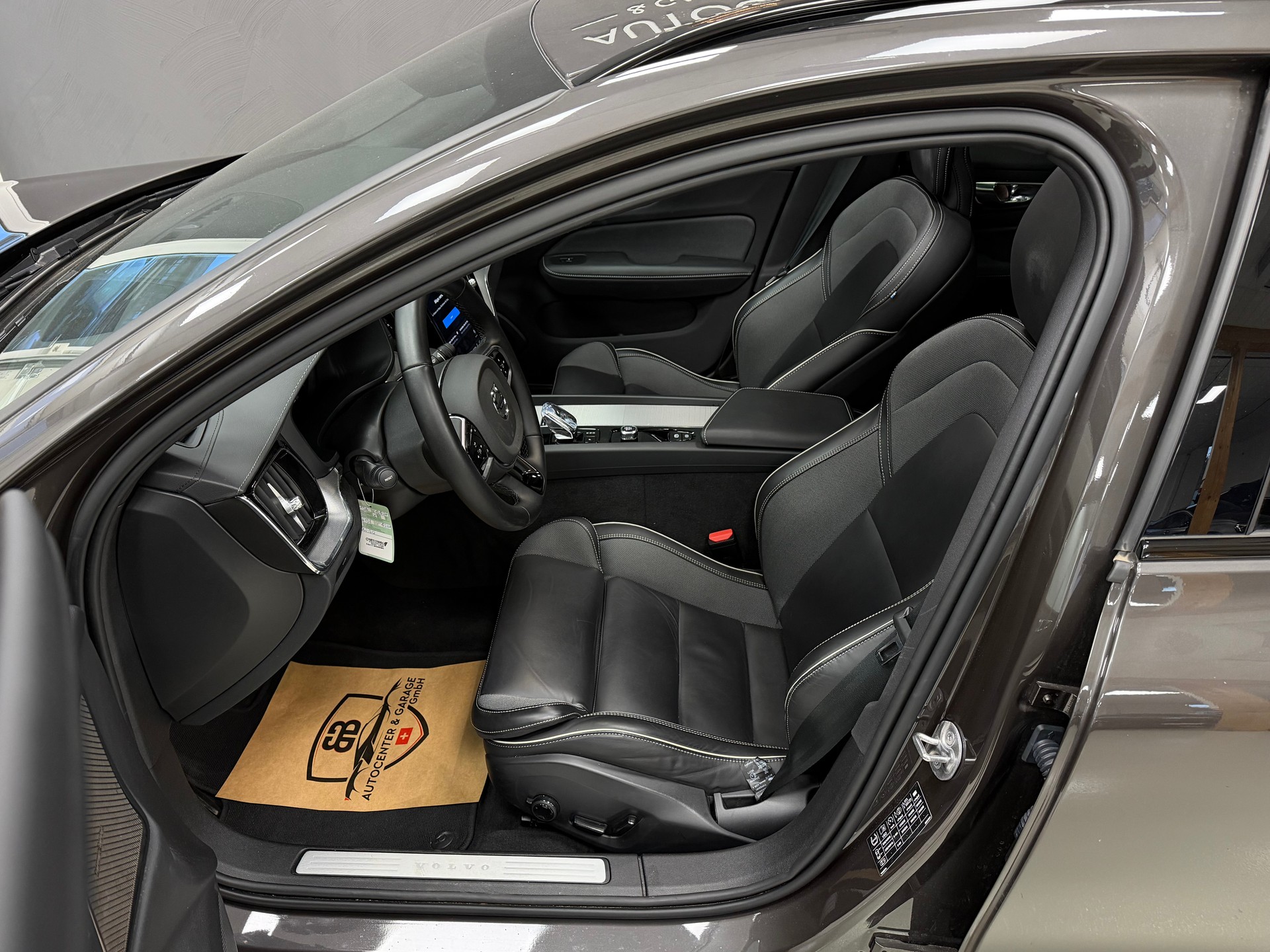 VOLVO V60 B4 Benzin Mild Hybrid Ultra Dark DCT °° 5 Jahre oder 200'000 KM Hersteller-Garantie °°-image-10