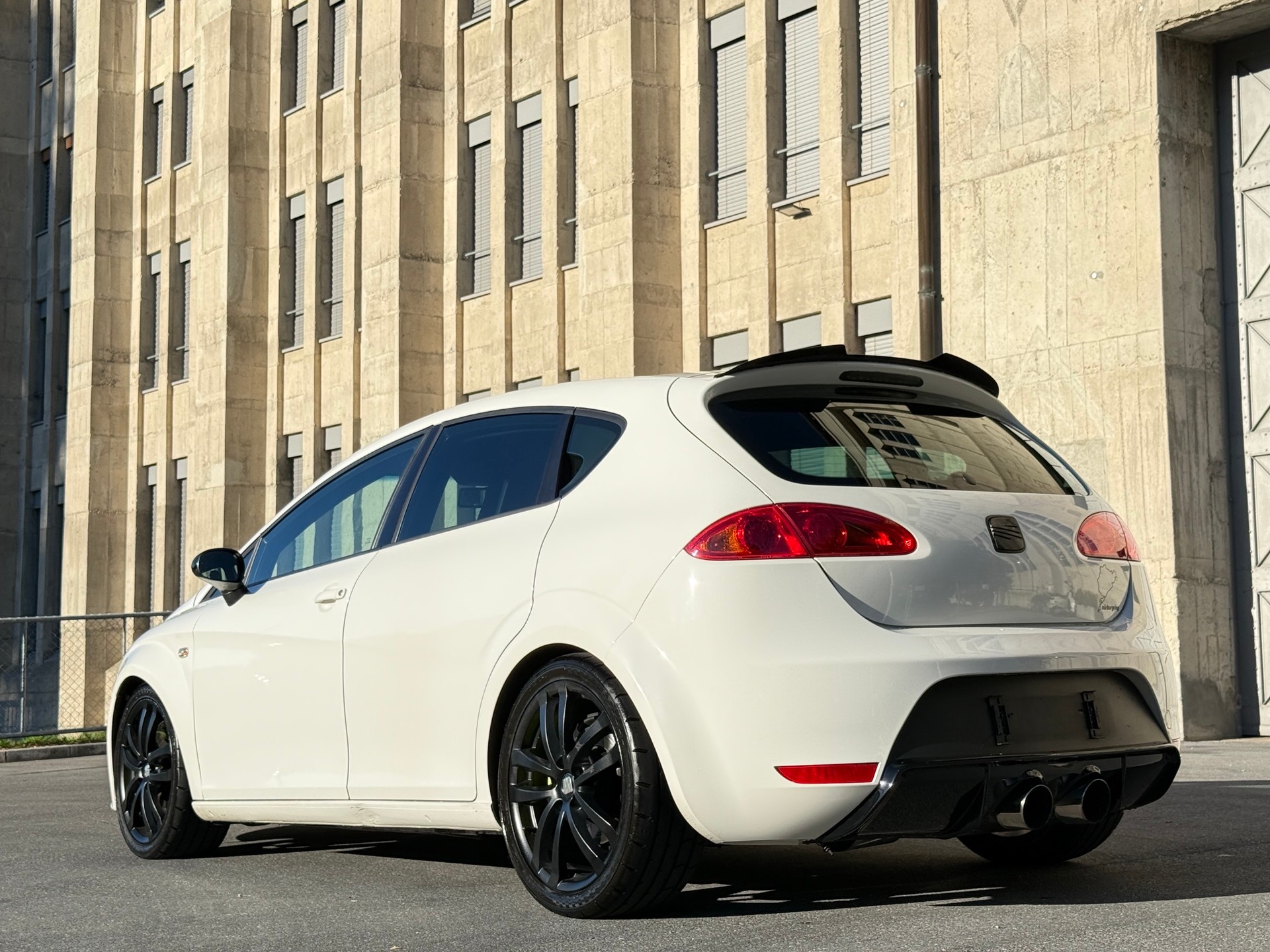 SEAT Leon 2.0 TSI Streetcopa-image-2