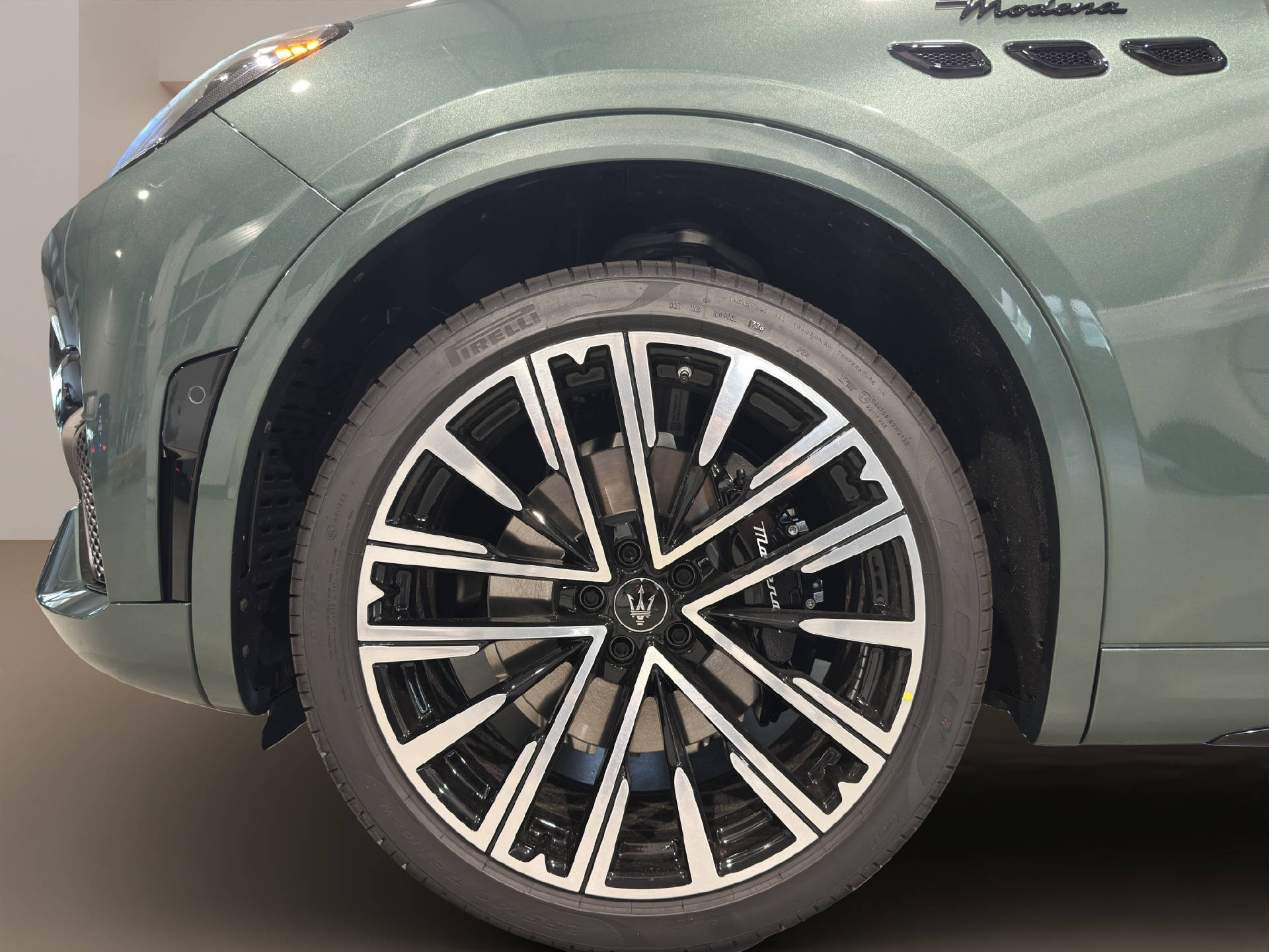 MASERATI Grecale 2.0 Hybrid Modena MY27-image-18