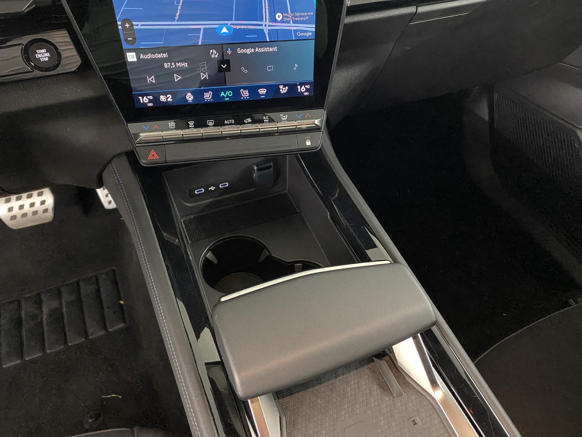 RENAULT Rafale 1.2 E-Tech Hybrid 200 Esprit Alpine-image-9