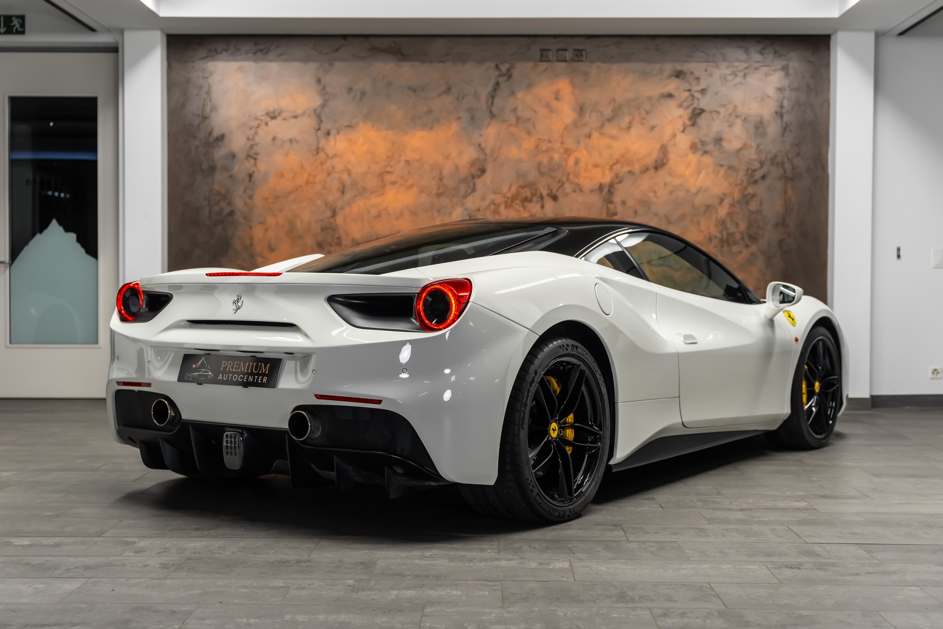 FERRARI 488 GTB 3.9 V8 *Bi-Color*Carbon-Racing-Seats*No OPF*-image-6