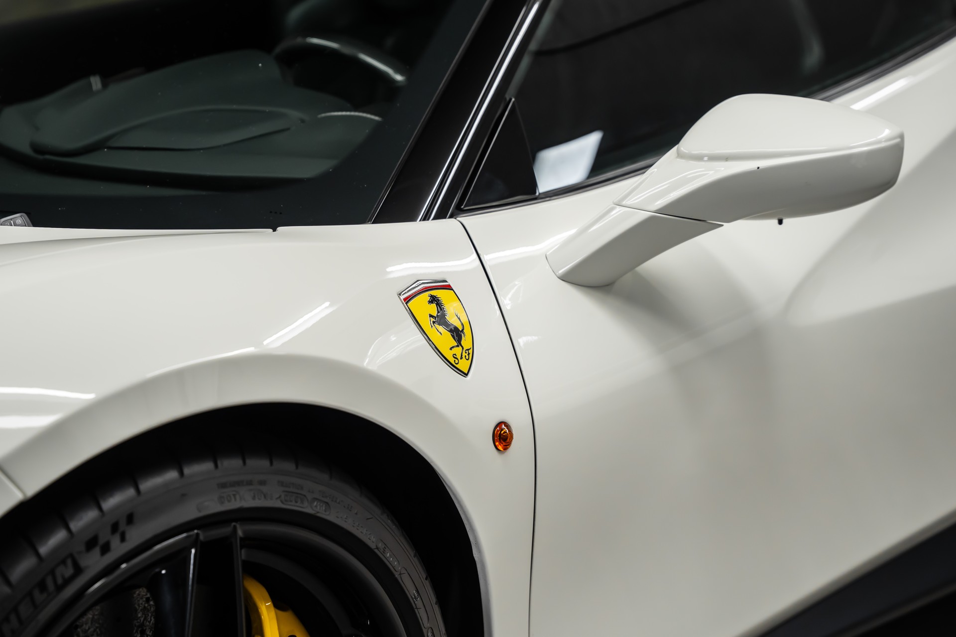 FERRARI 488 GTB 3.9 V8 *Bi-Color*Carbon-Racing-Seats*No OPF*-image-10