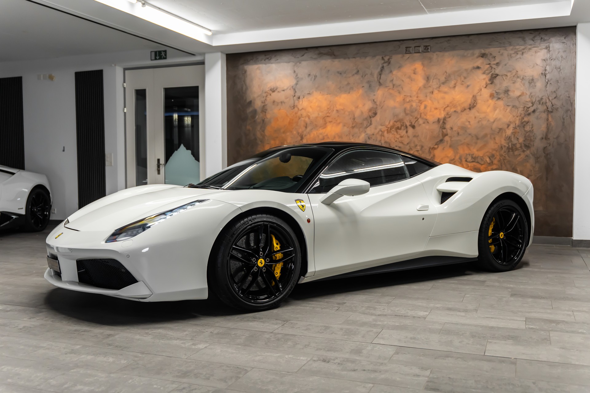 FERRARI 488 GTB 3.9 V8 *Bi-Color*Carbon-Racing-Seats*No OPF*-image-2