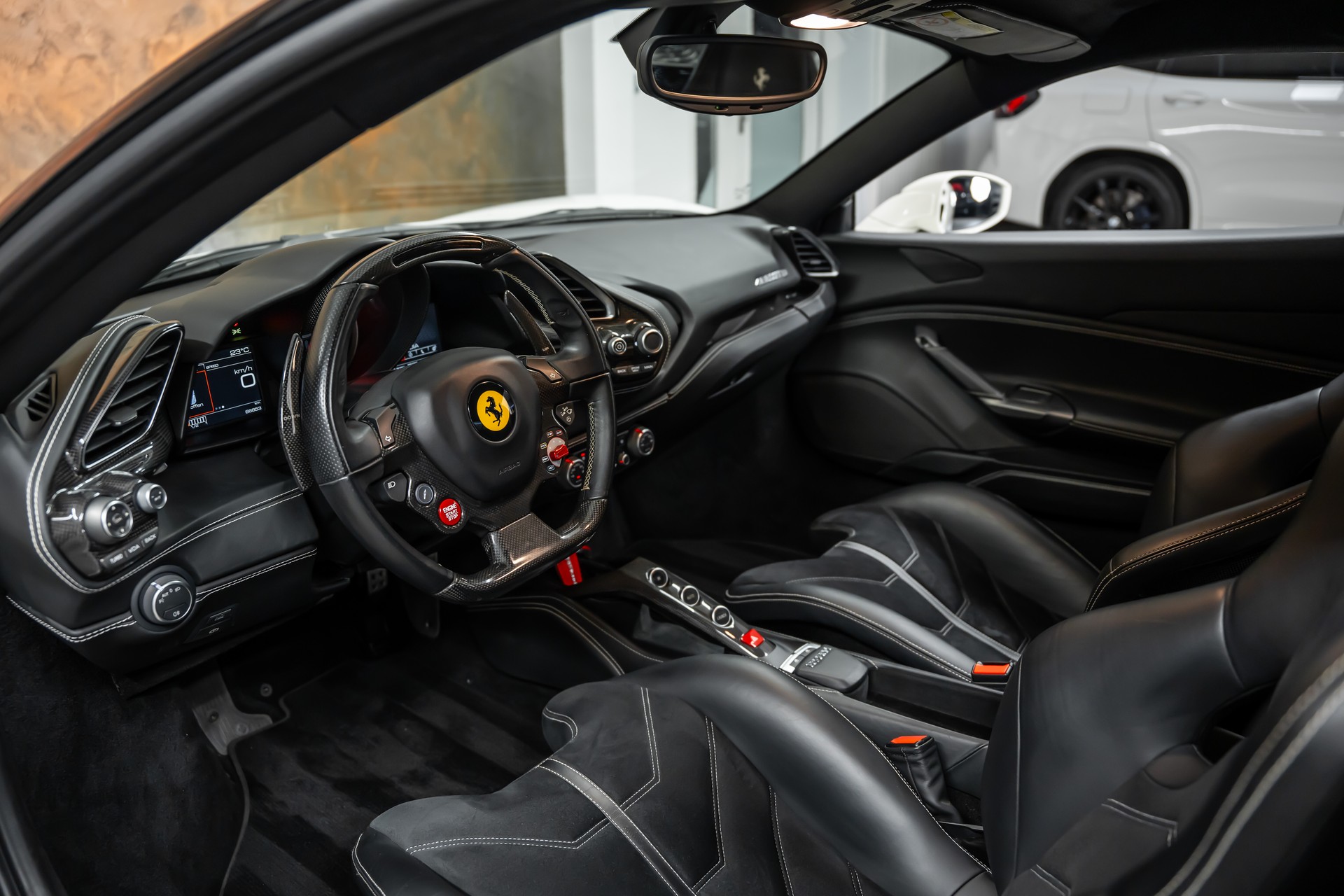 FERRARI 488 GTB 3.9 V8 *Bi-Color*Carbon-Racing-Seats*No OPF*-image-12