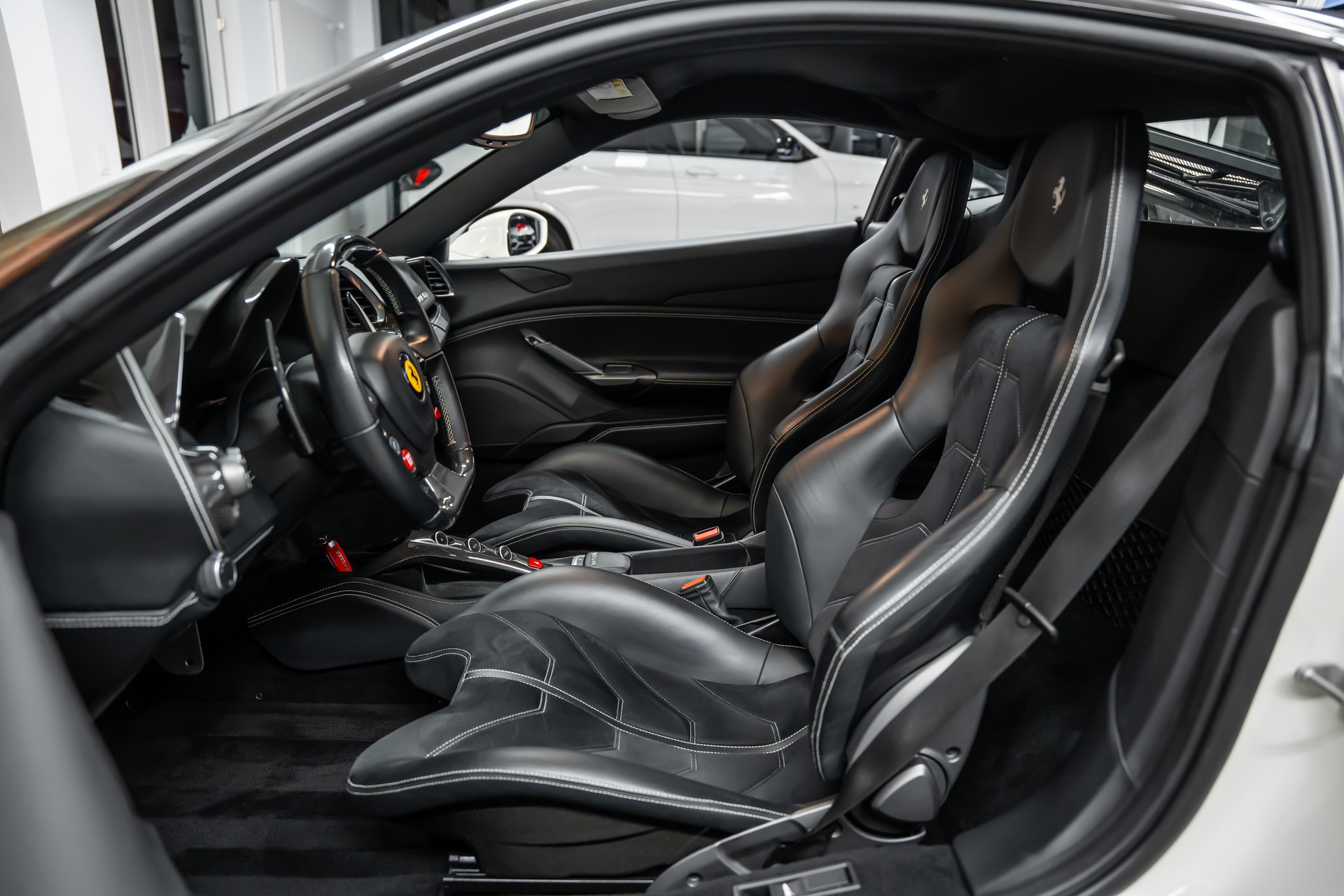 FERRARI 488 GTB 3.9 V8 *Bi-Color*Carbon-Racing-Seats*No OPF*-image-13