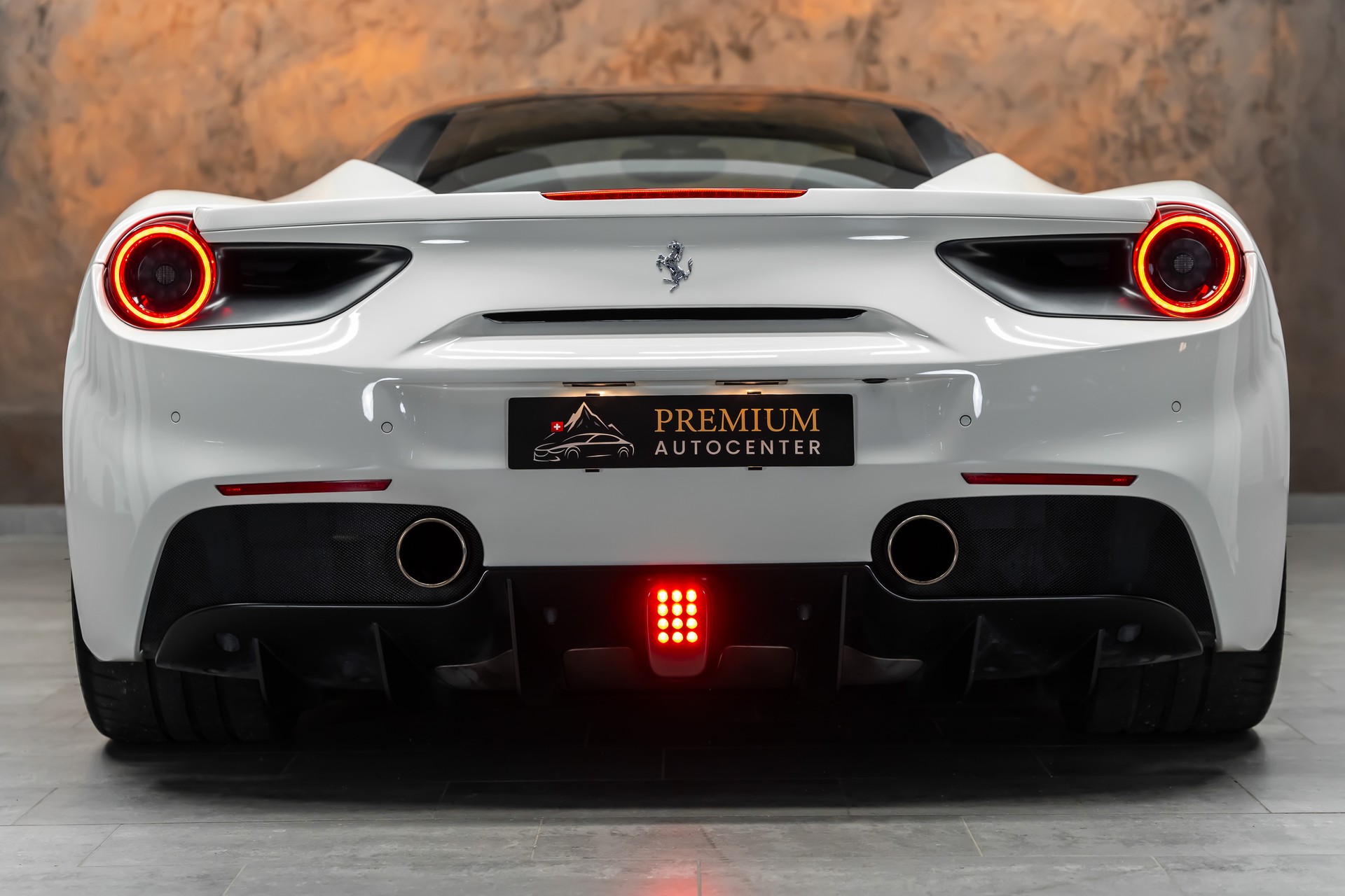 FERRARI 488 GTB 3.9 V8 *Bi-Color*Carbon-Racing-Seats*No OPF*-image-7