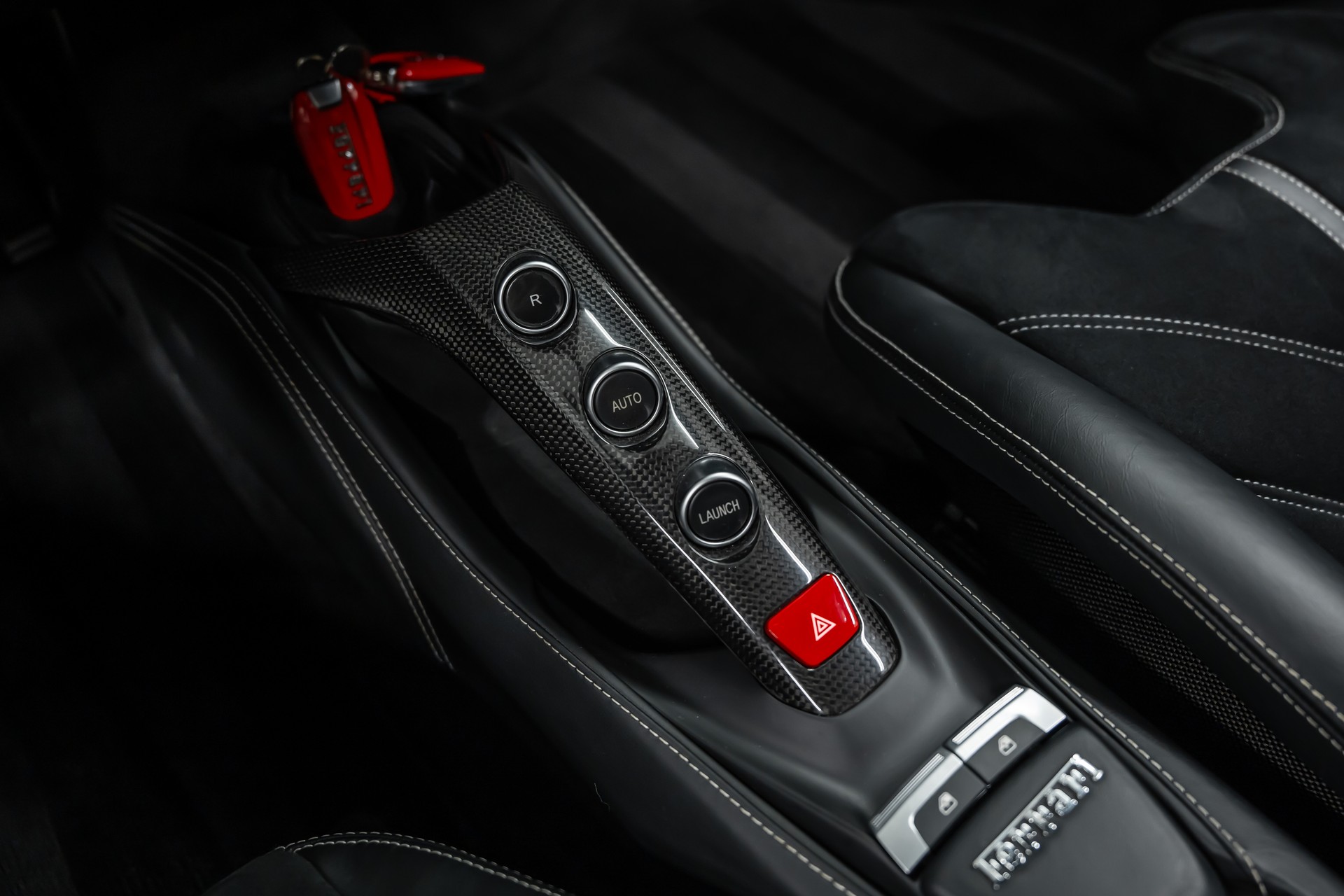FERRARI 488 GTB 3.9 V8 *Bi-Color*Carbon-Racing-Seats*No OPF*-image-21