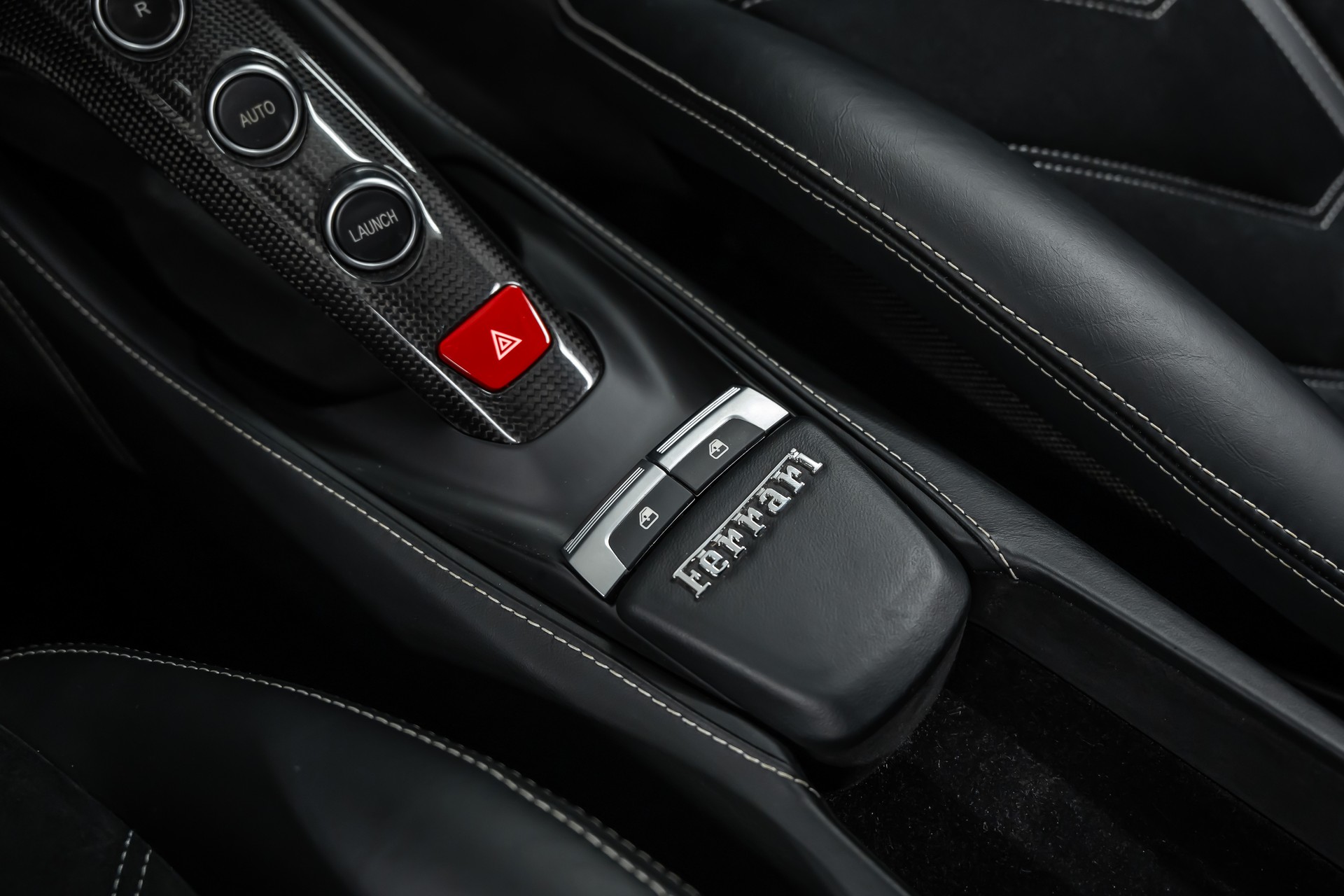 FERRARI 488 GTB 3.9 V8 *Bi-Color*Carbon-Racing-Seats*No OPF*-image-24