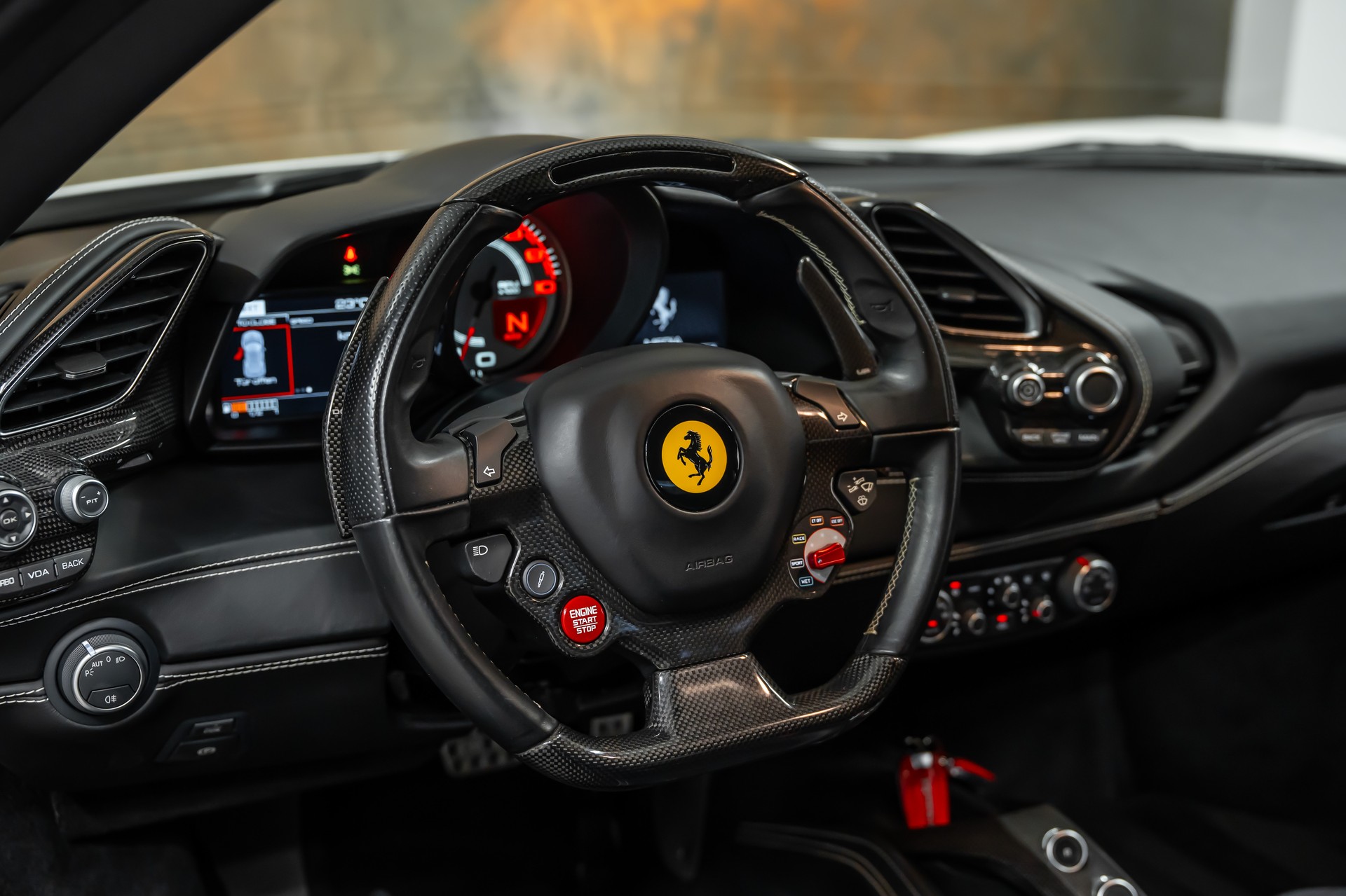 FERRARI 488 GTB 3.9 V8 *Bi-Color*Carbon-Racing-Seats*No OPF*-image-16