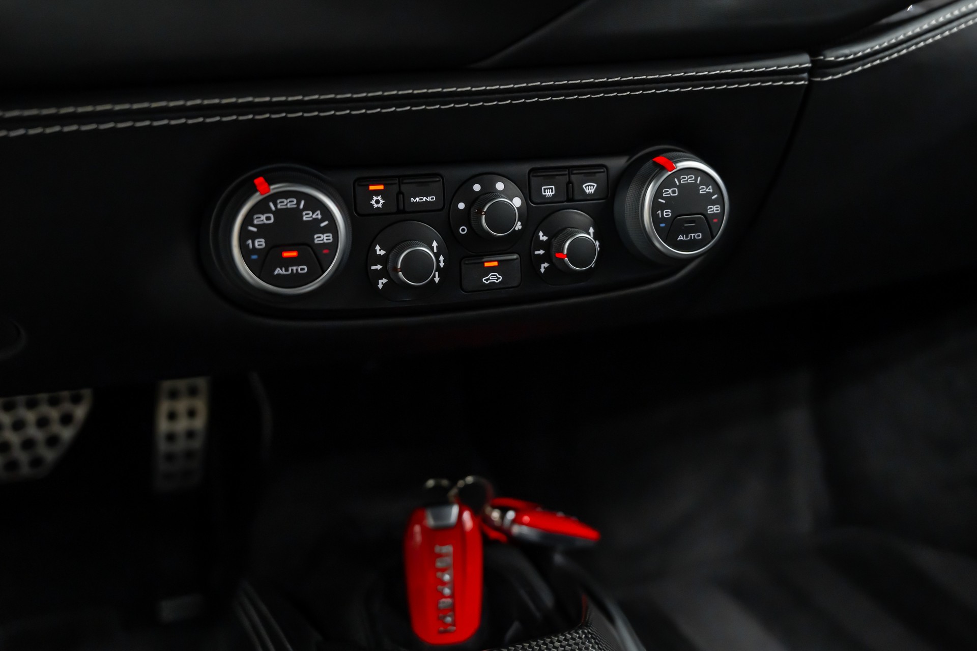 FERRARI 488 GTB 3.9 V8 *Bi-Color*Carbon-Racing-Seats*No OPF*-image-20