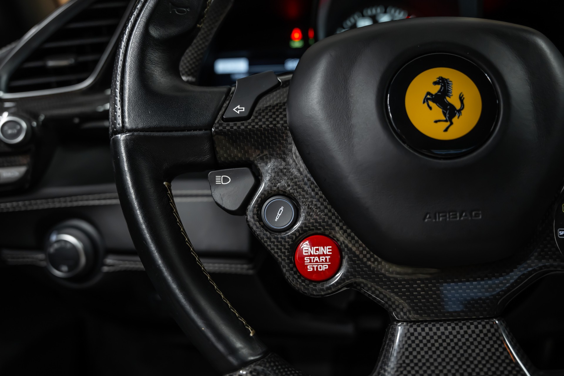 FERRARI 488 GTB 3.9 V8 *Bi-Color*Carbon-Racing-Seats*No OPF*-image-18