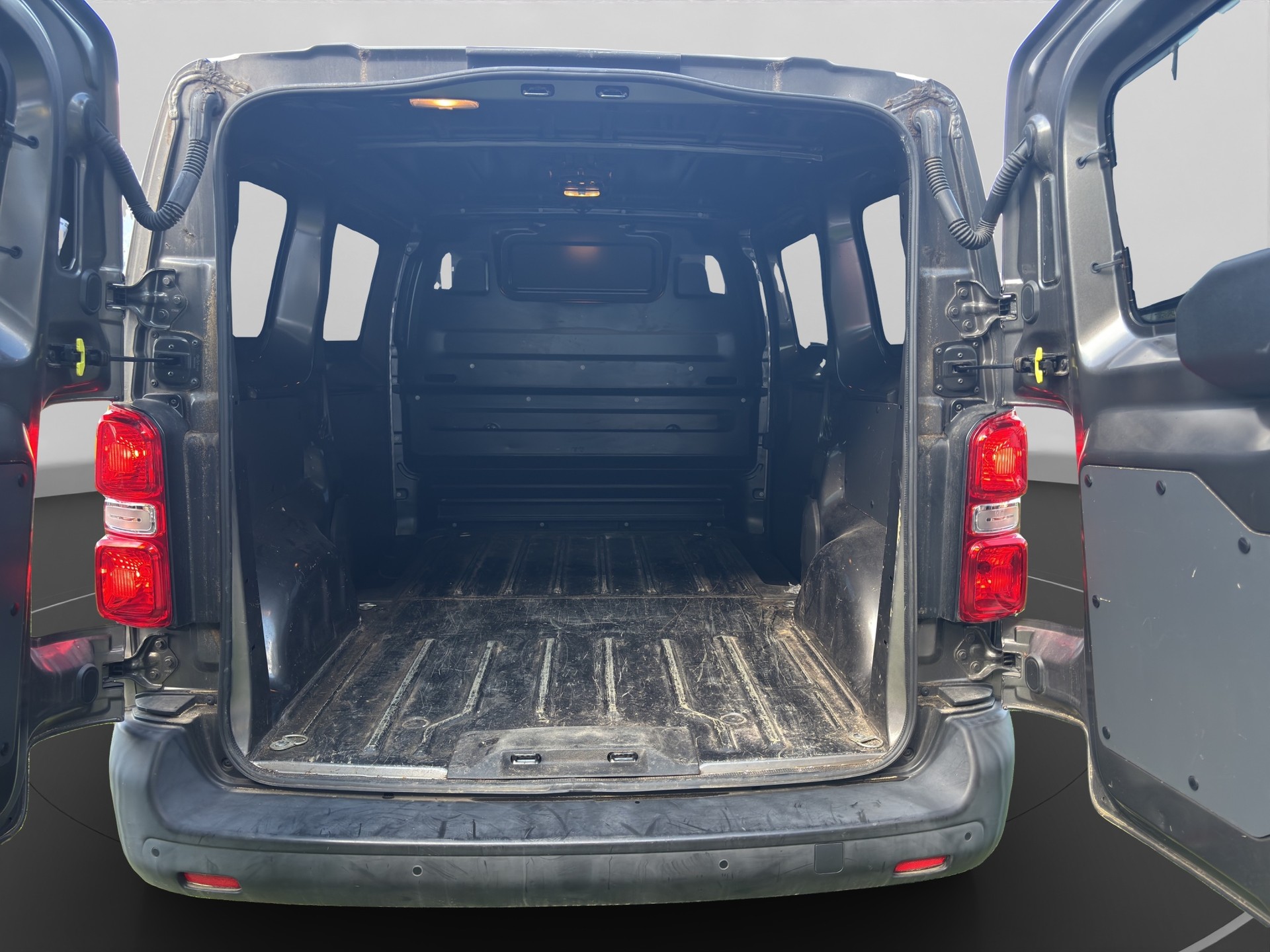 CITROEN Jumpy 2.0 BlueHDi 145 M EAT8-image-4