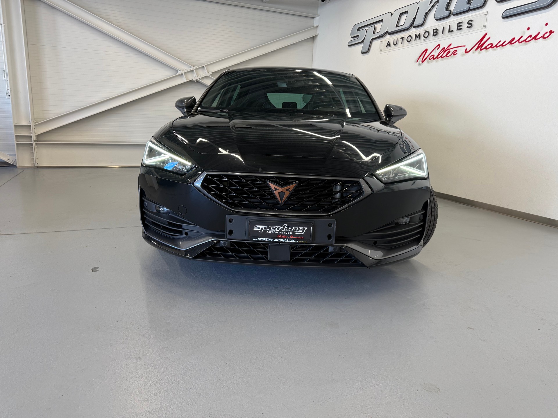 CUPRA LEON VZ 2.0 TSI DSG-image-2