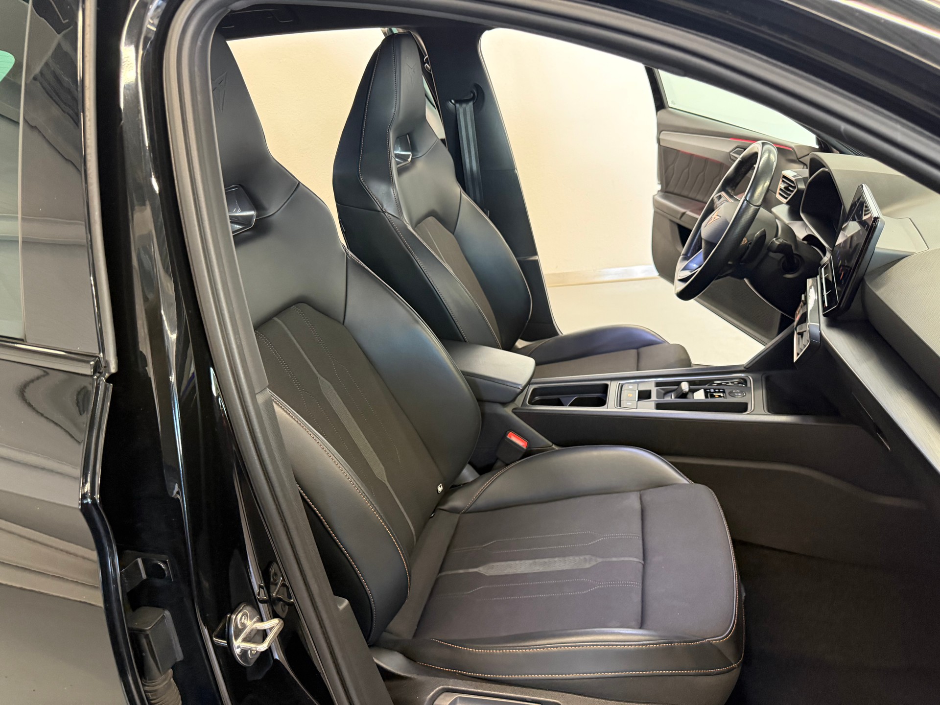 CUPRA LEON VZ 2.0 TSI DSG-image-11