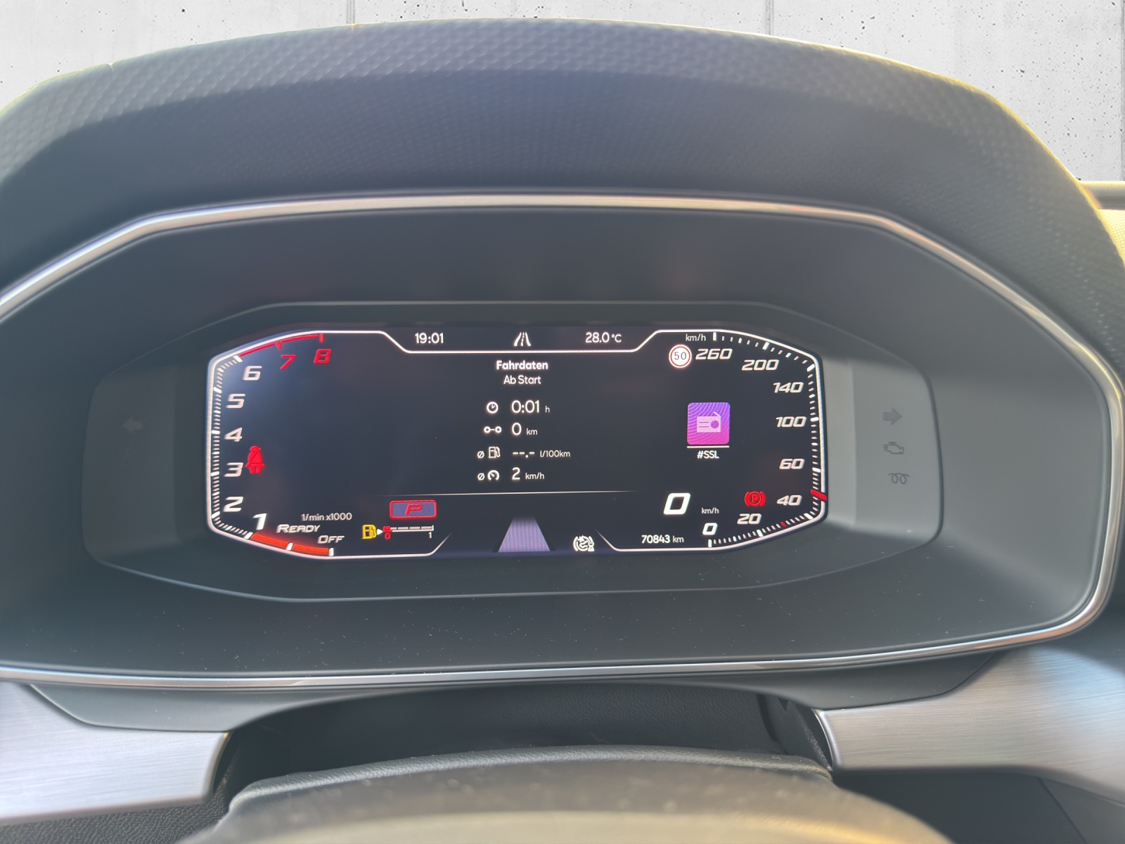 SEAT Leon 1.5 eTSI mHEV DSG FR-image-9