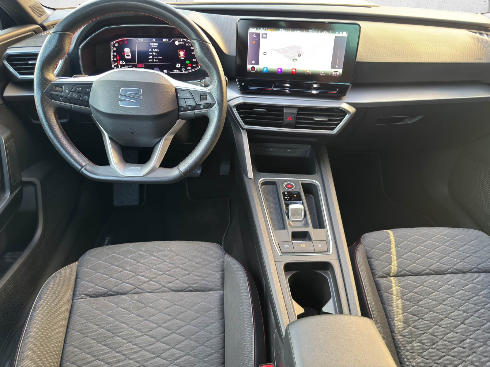 SEAT Leon 1.5 eTSI mHEV DSG FR-image-11