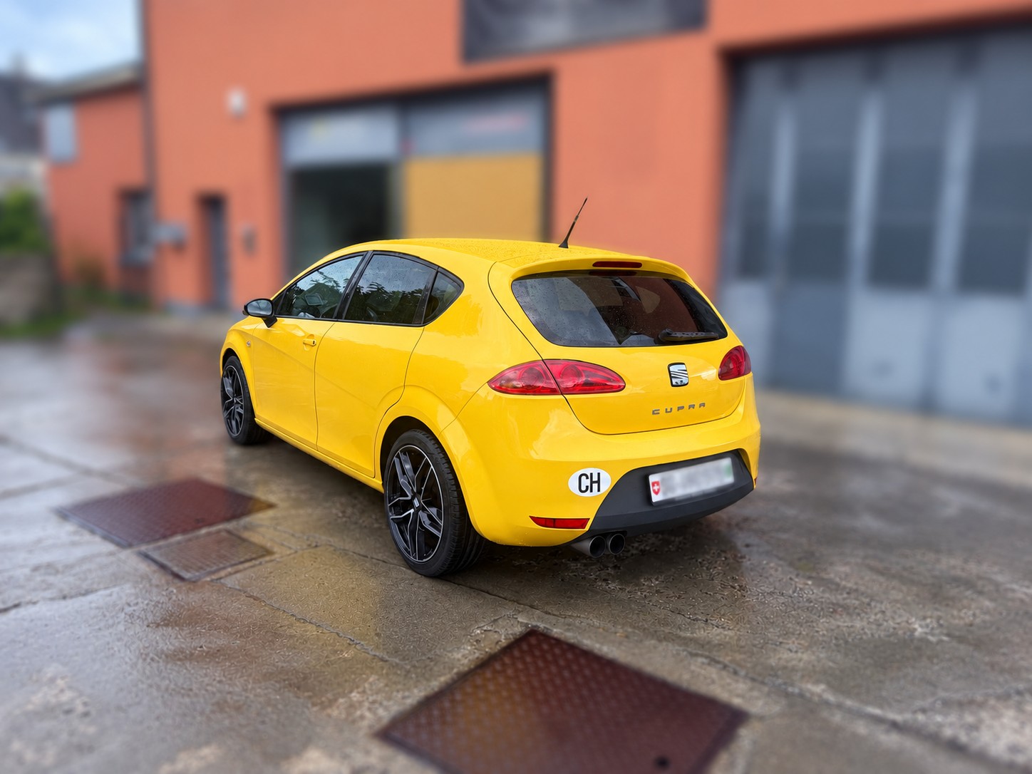 SEAT Leon 2.0 TSI Cupra-image-2