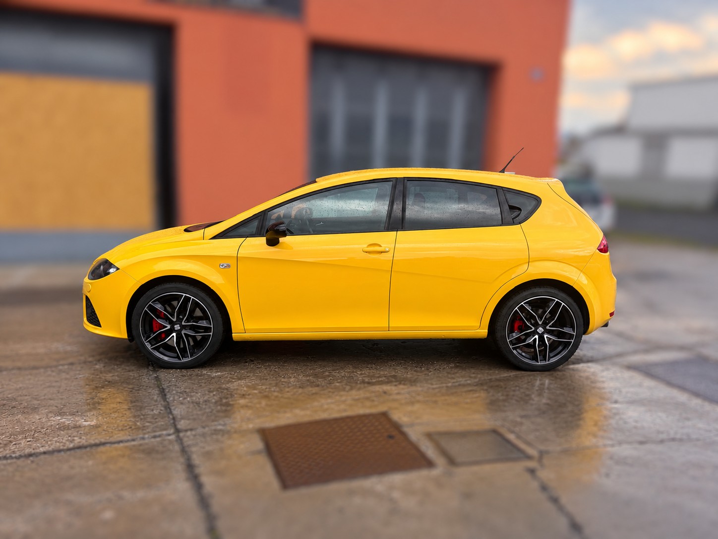 SEAT Leon 2.0 TSI Cupra-image-1