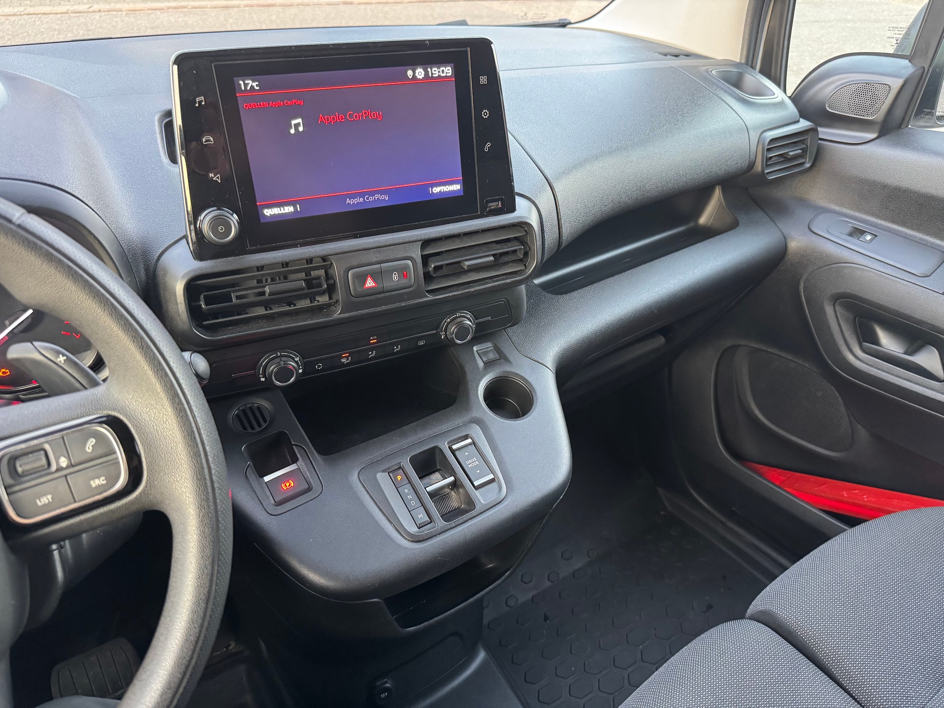 CITROEN Berlingo Van 1.2 Pure Tech 130 s/s Club EAT8 1000kg-image-9