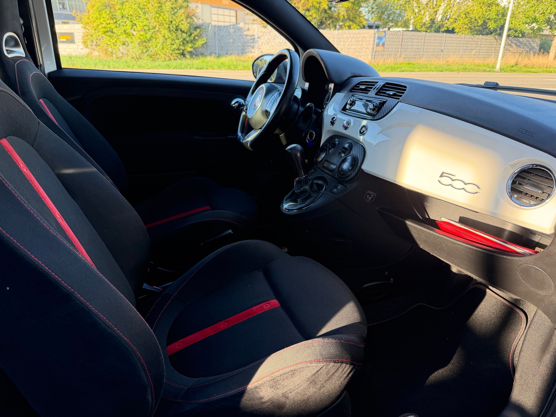 FIAT 500 1.4 16V Turbo Abarth-image-13