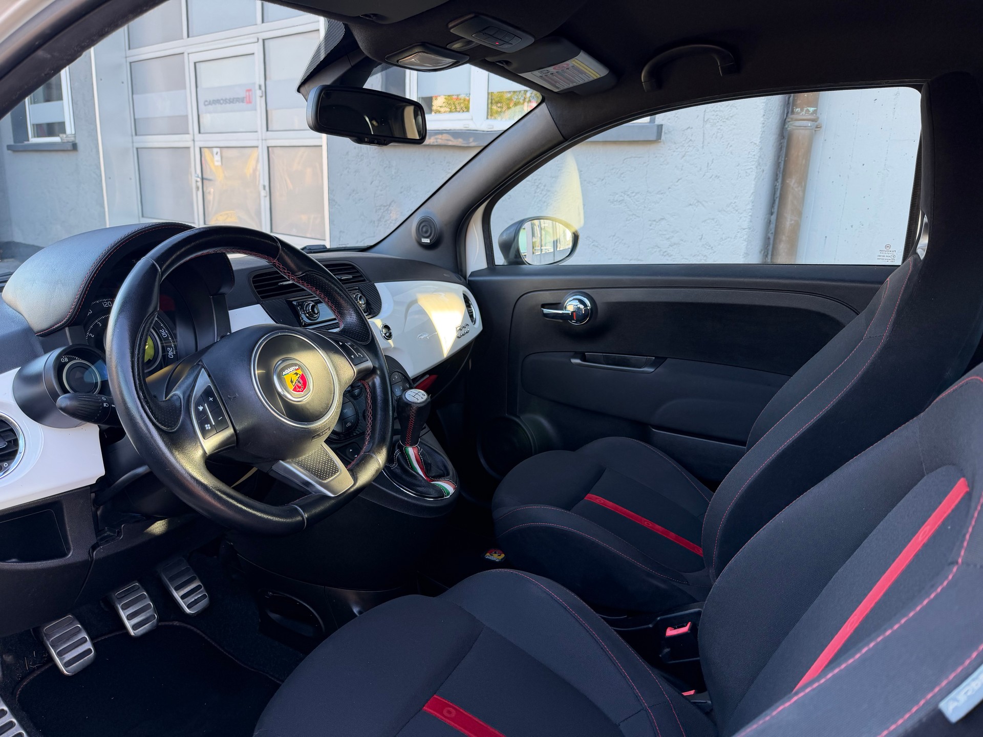 FIAT 500 1.4 16V Turbo Abarth-image-12