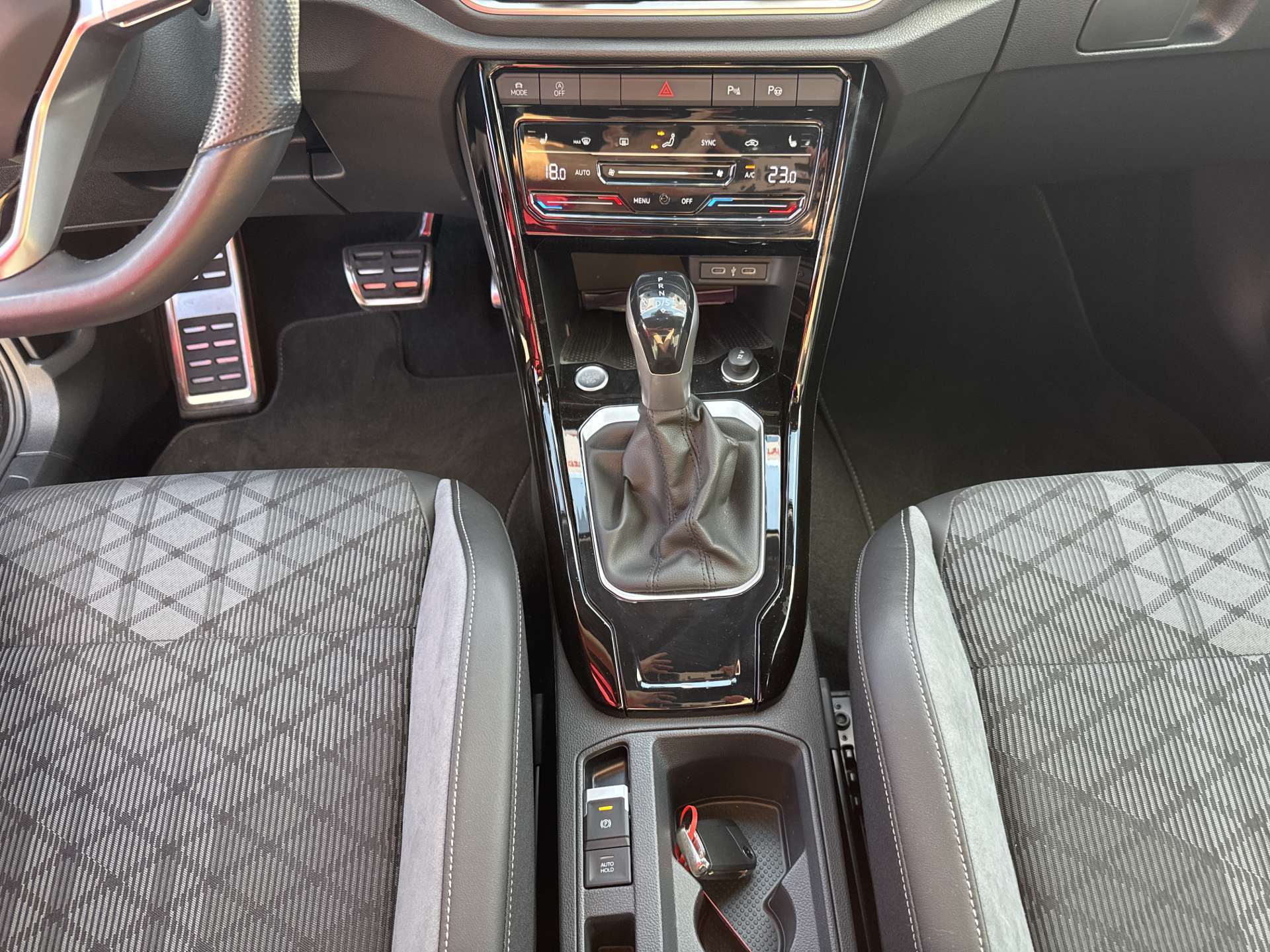 VW T-Roc 1.5 TSi EVO R-Line DSG-Automat-image-11