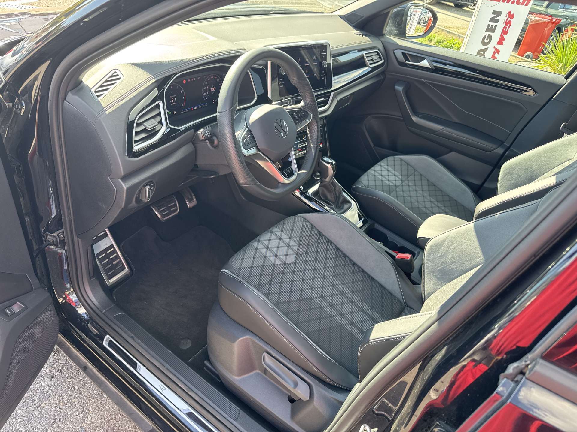 VW T-Roc 1.5 TSi EVO R-Line DSG-Automat-image-5