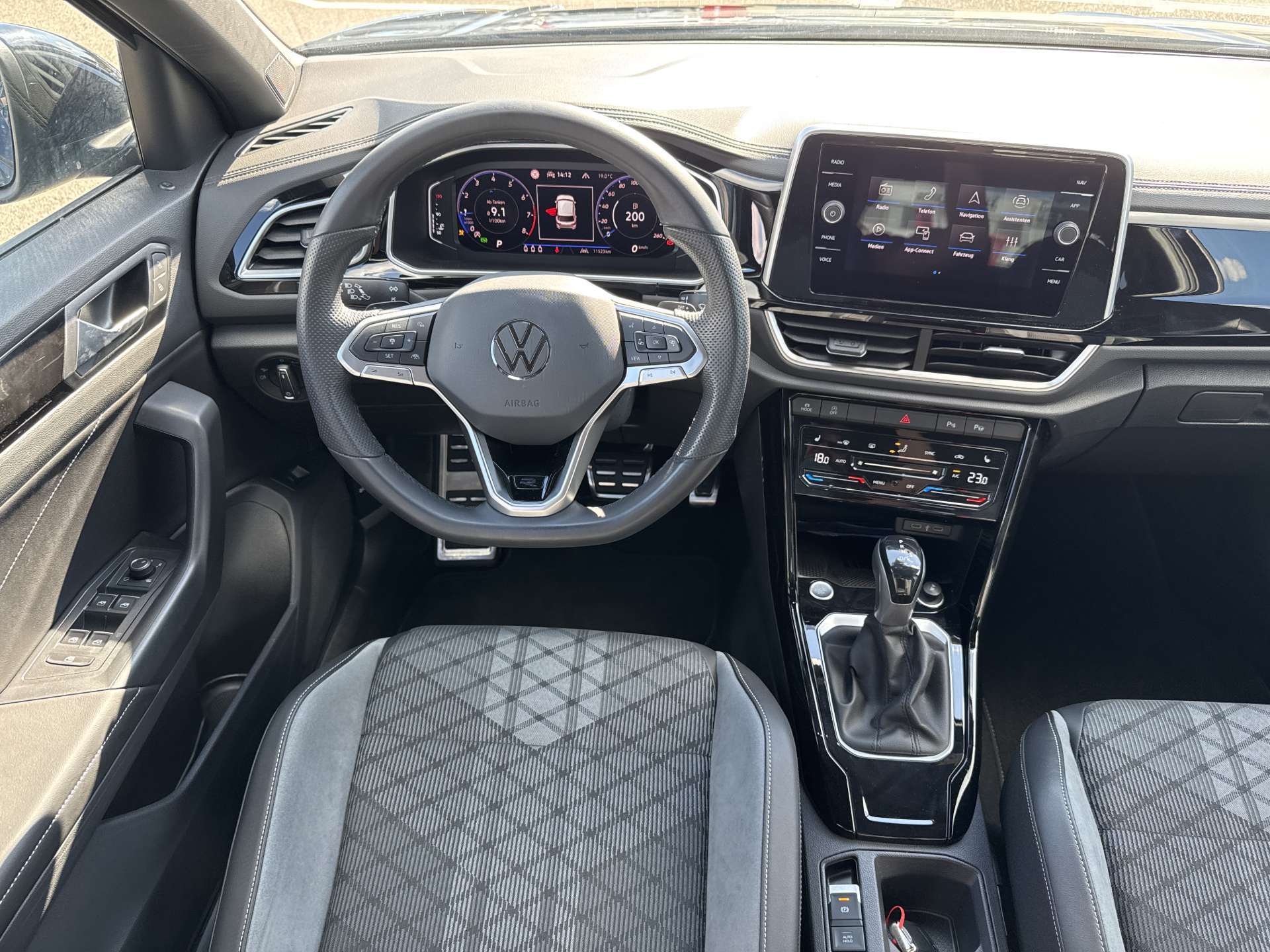 VW T-Roc 1.5 TSi EVO R-Line DSG-Automat-image-4